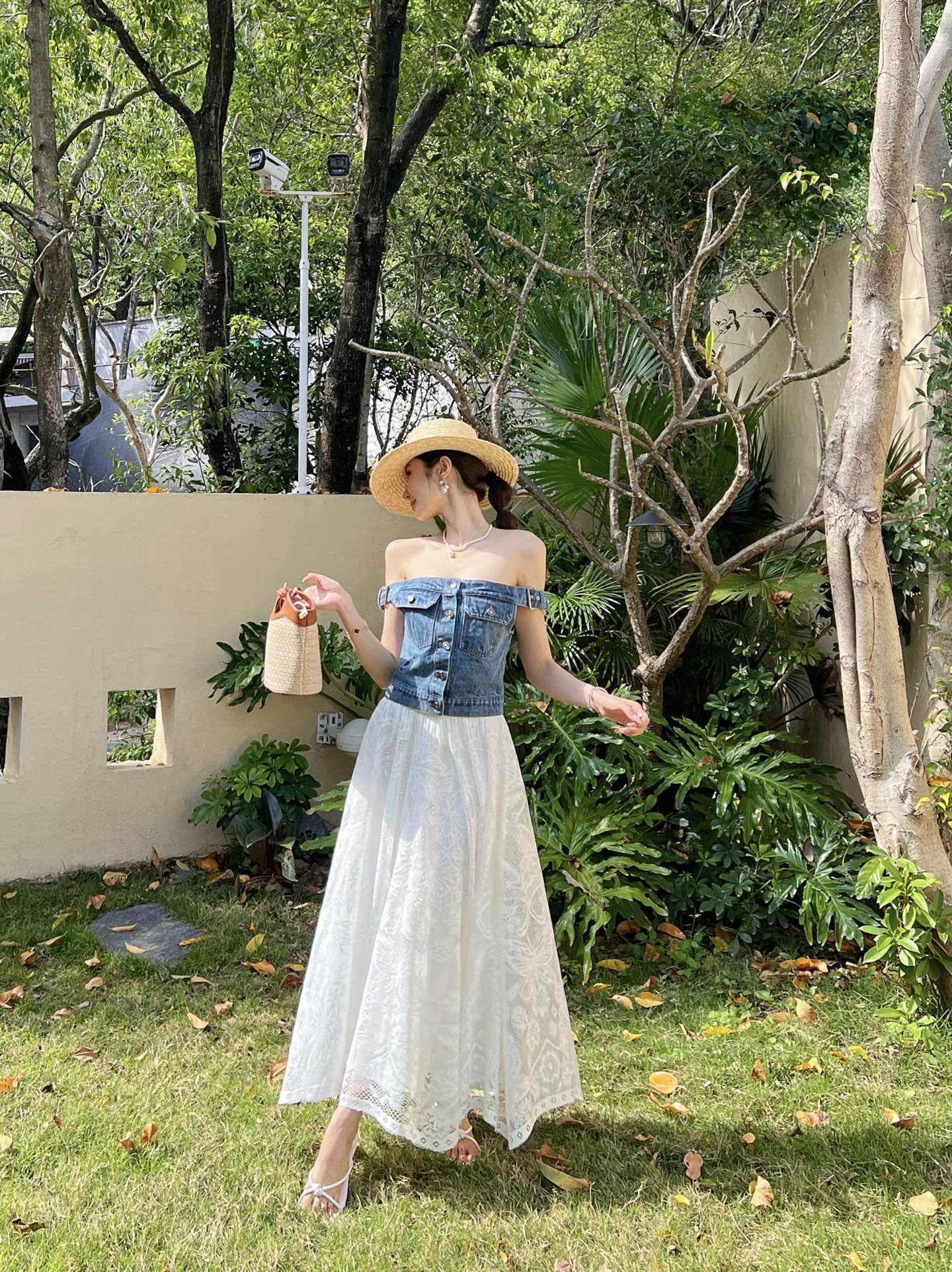 D*r 25ss Lace Flared Mid-Length Skirt