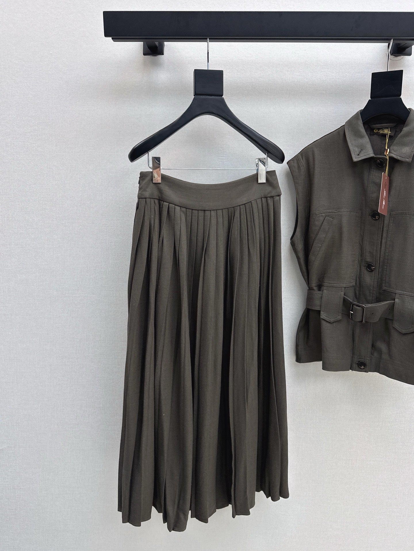 Lor*P belted vest + pleated skirt set