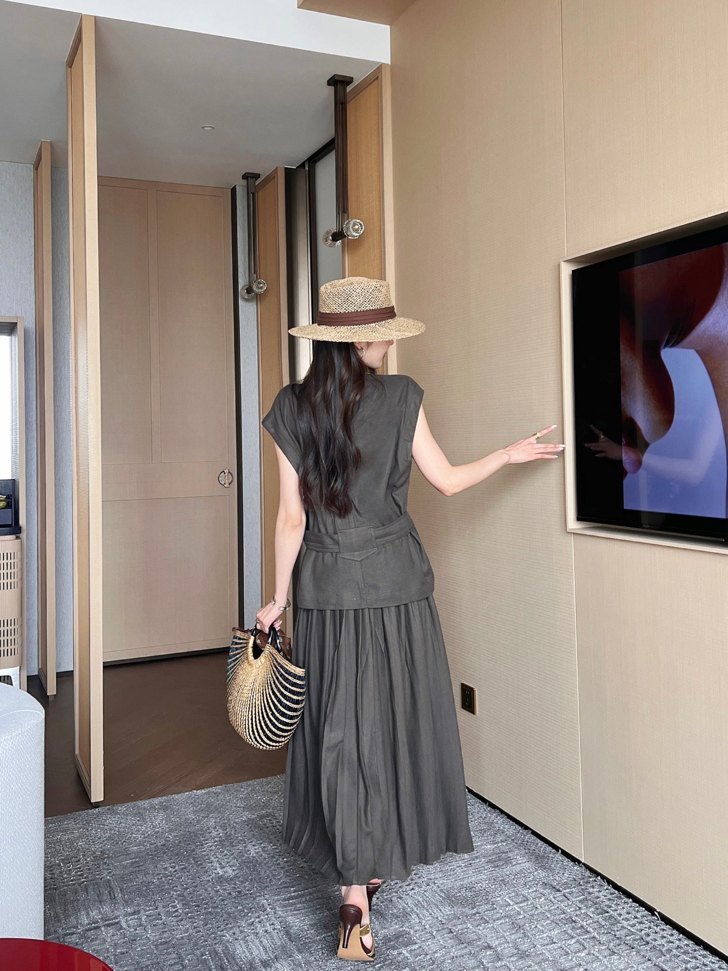 Lor*P belted vest + pleated skirt set