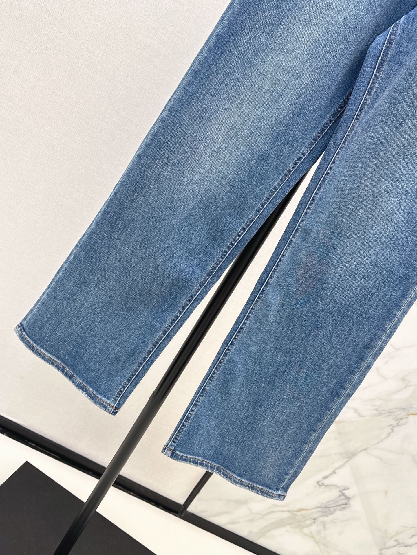 Loe* 25ss embroidered denim pants