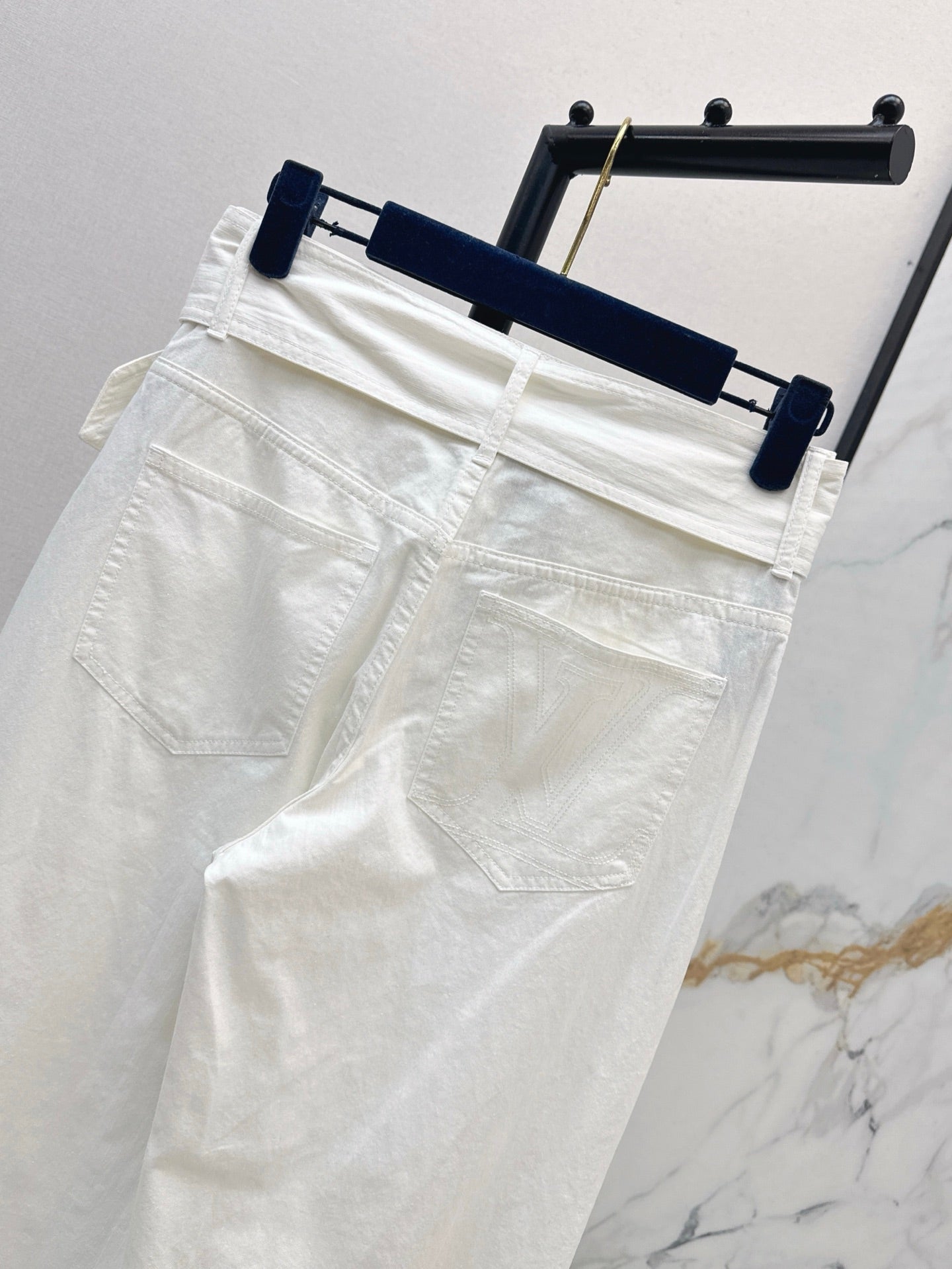 Loui* 25ss belted denim pants