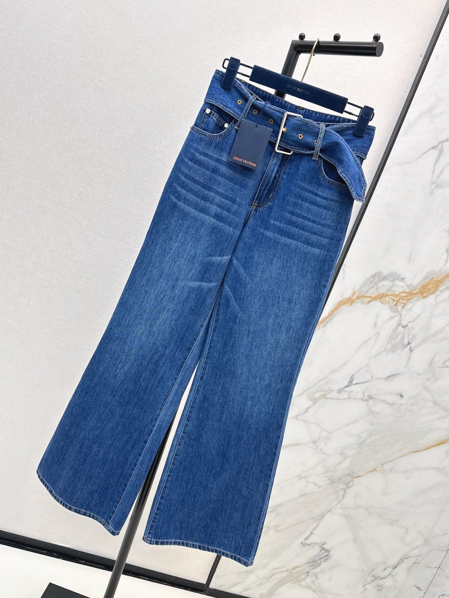 Loui* 25ss belted denim pants