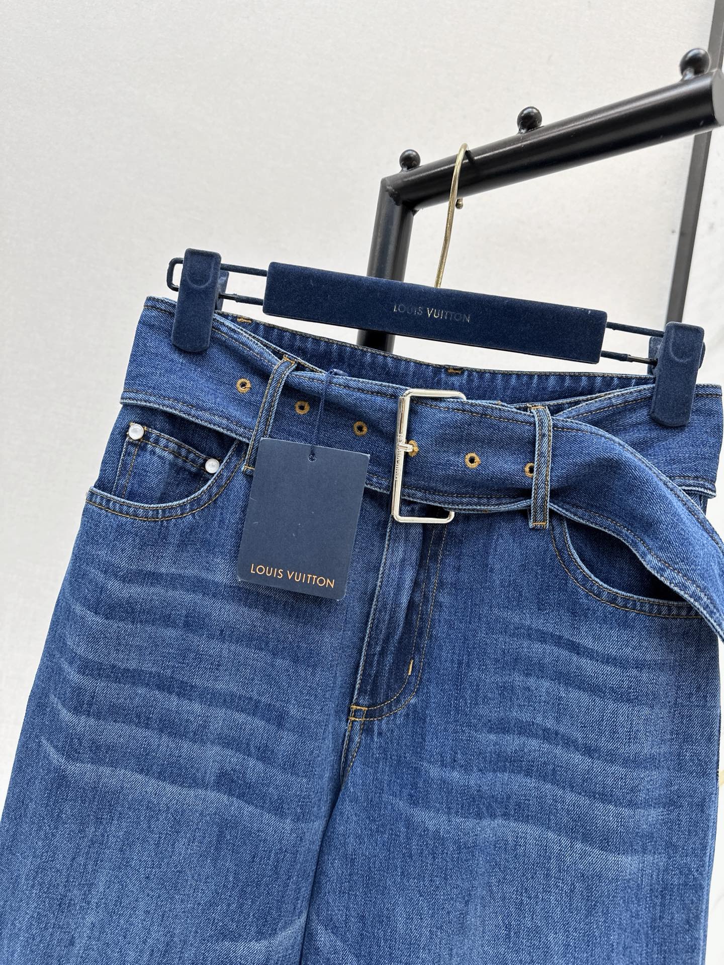 Loui* 25ss belted denim pants