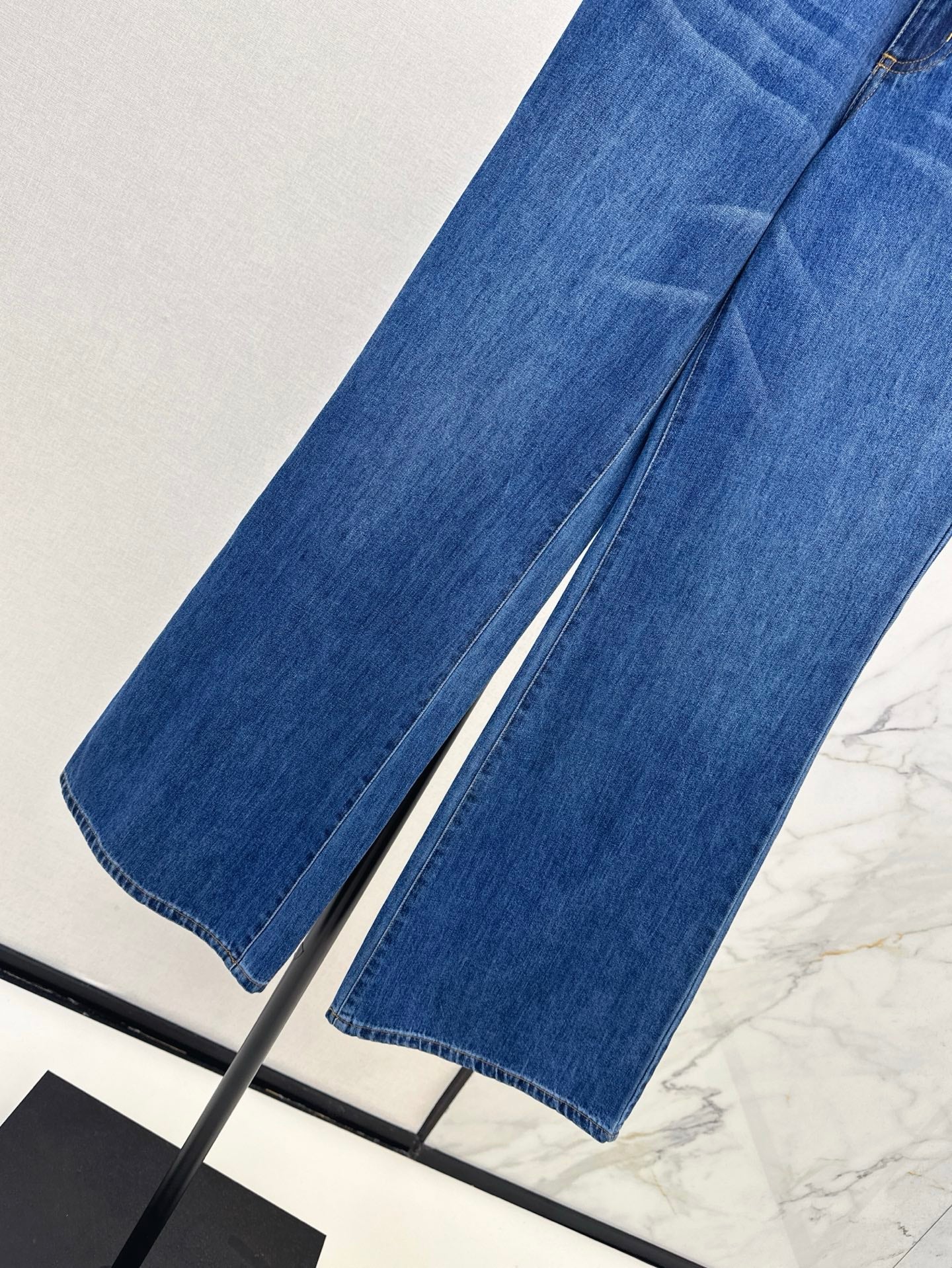Loui* 25ss belted denim pants