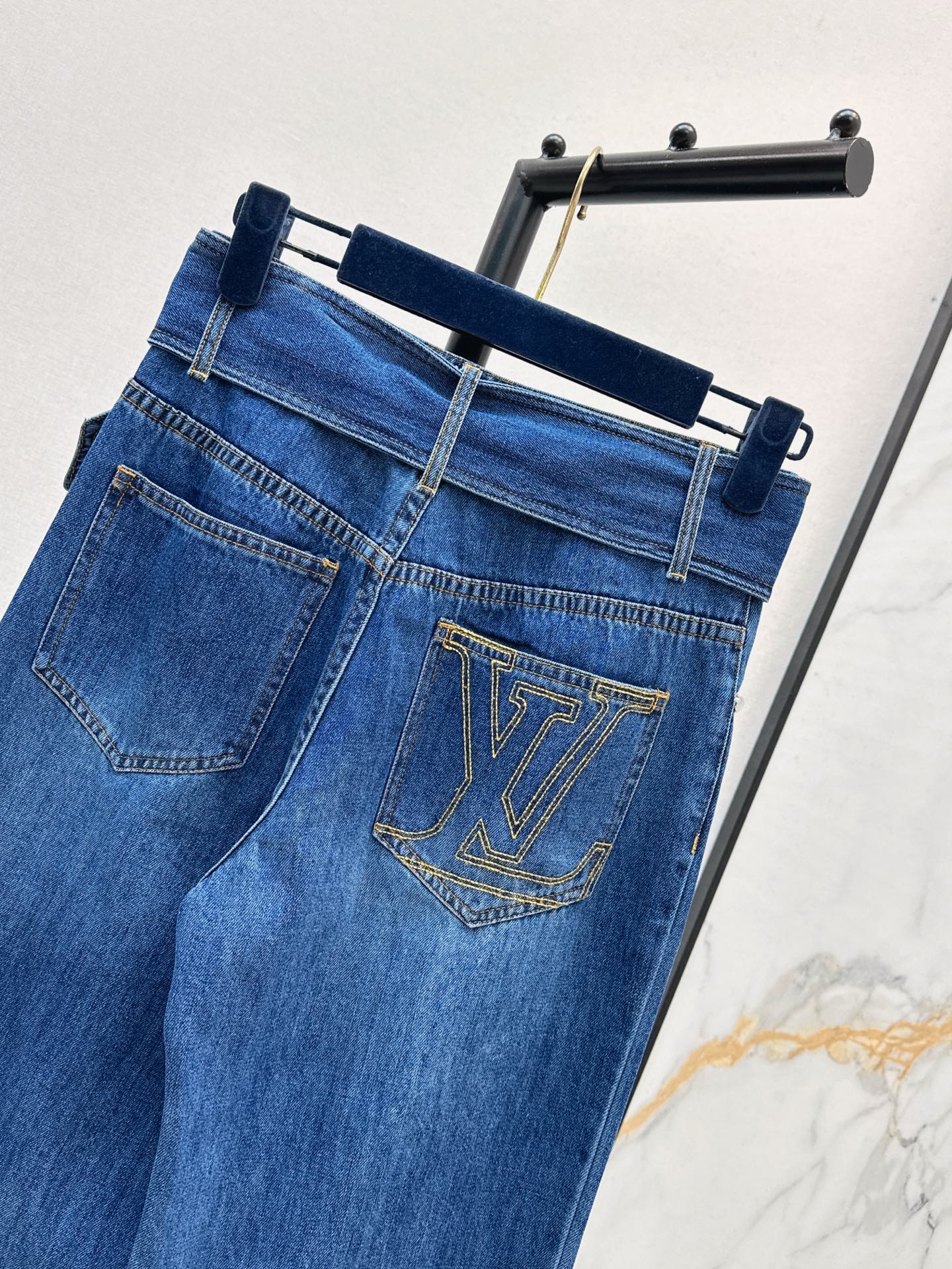 Loui* 25ss belted denim pants