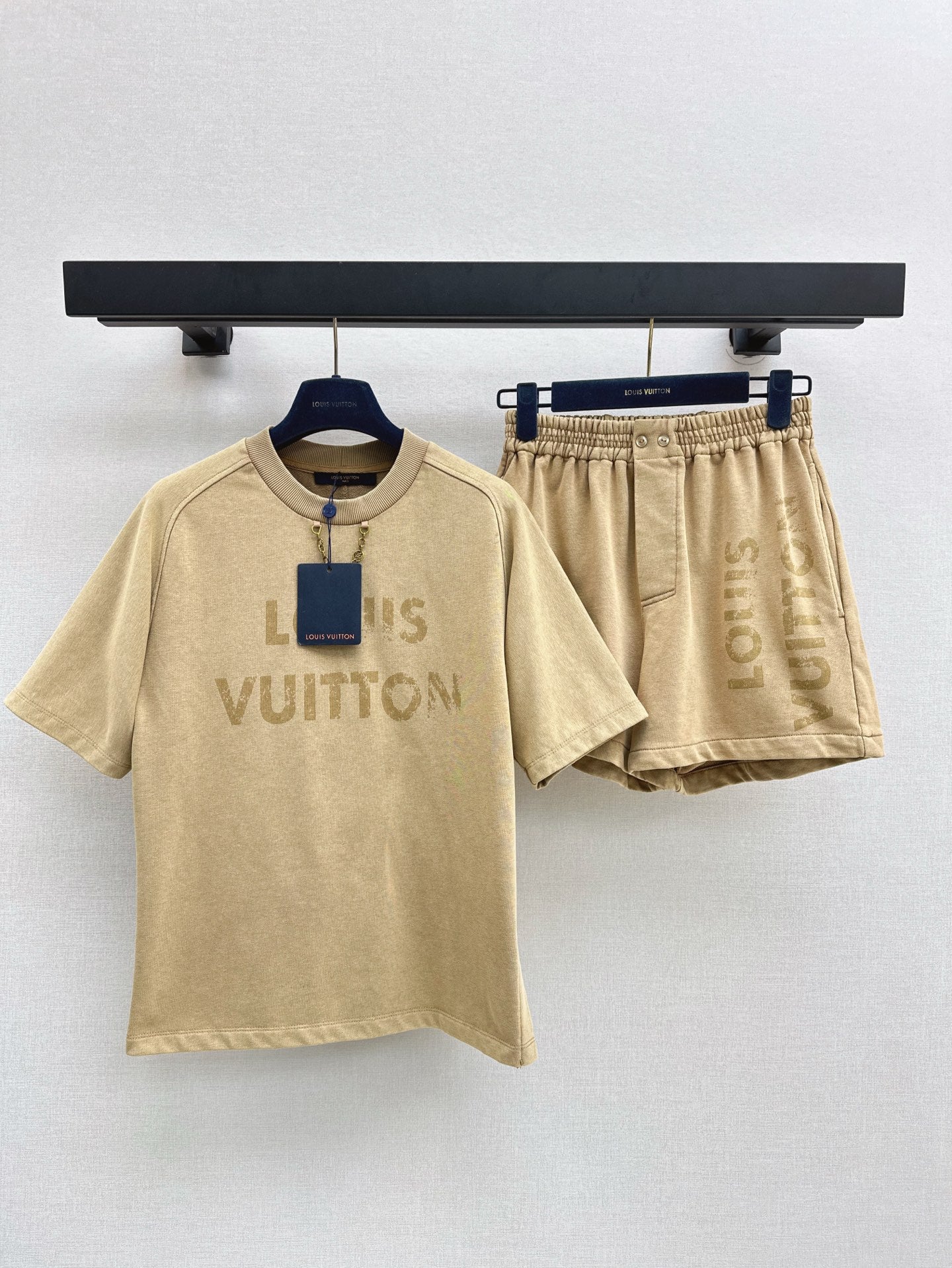 Loui* 25ss Vintage-Effect cotton T-Shirt + shorts set