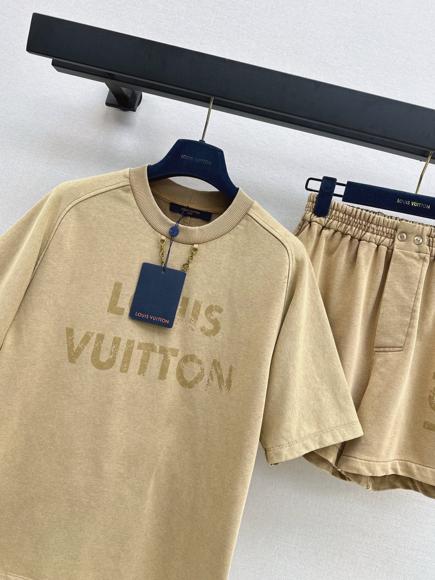 Loui* 25ss Vintage-Effect cotton T-Shirt + shorts set