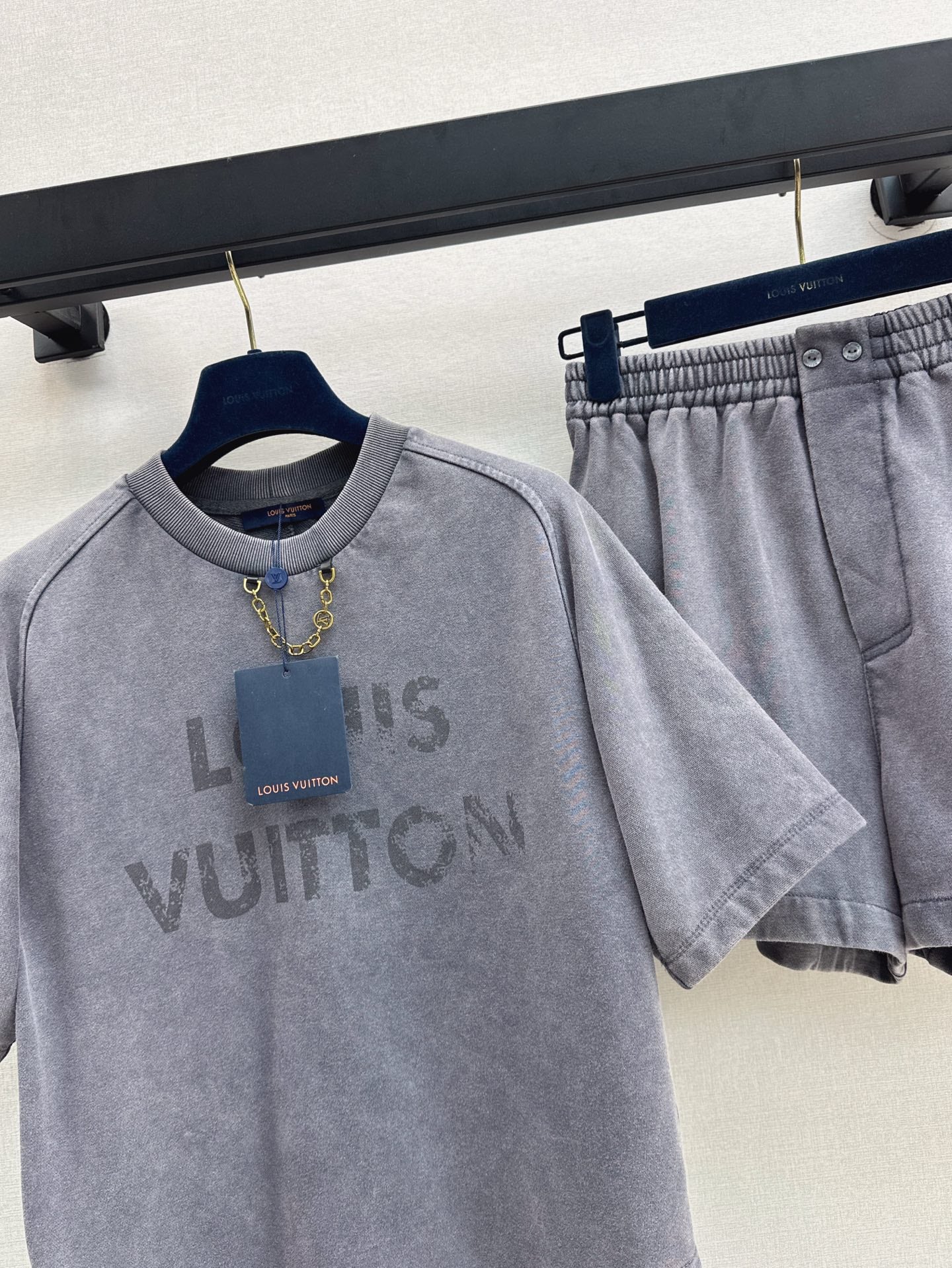 Loui* 25ss Vintage-Effect cotton T-Shirt + shorts set