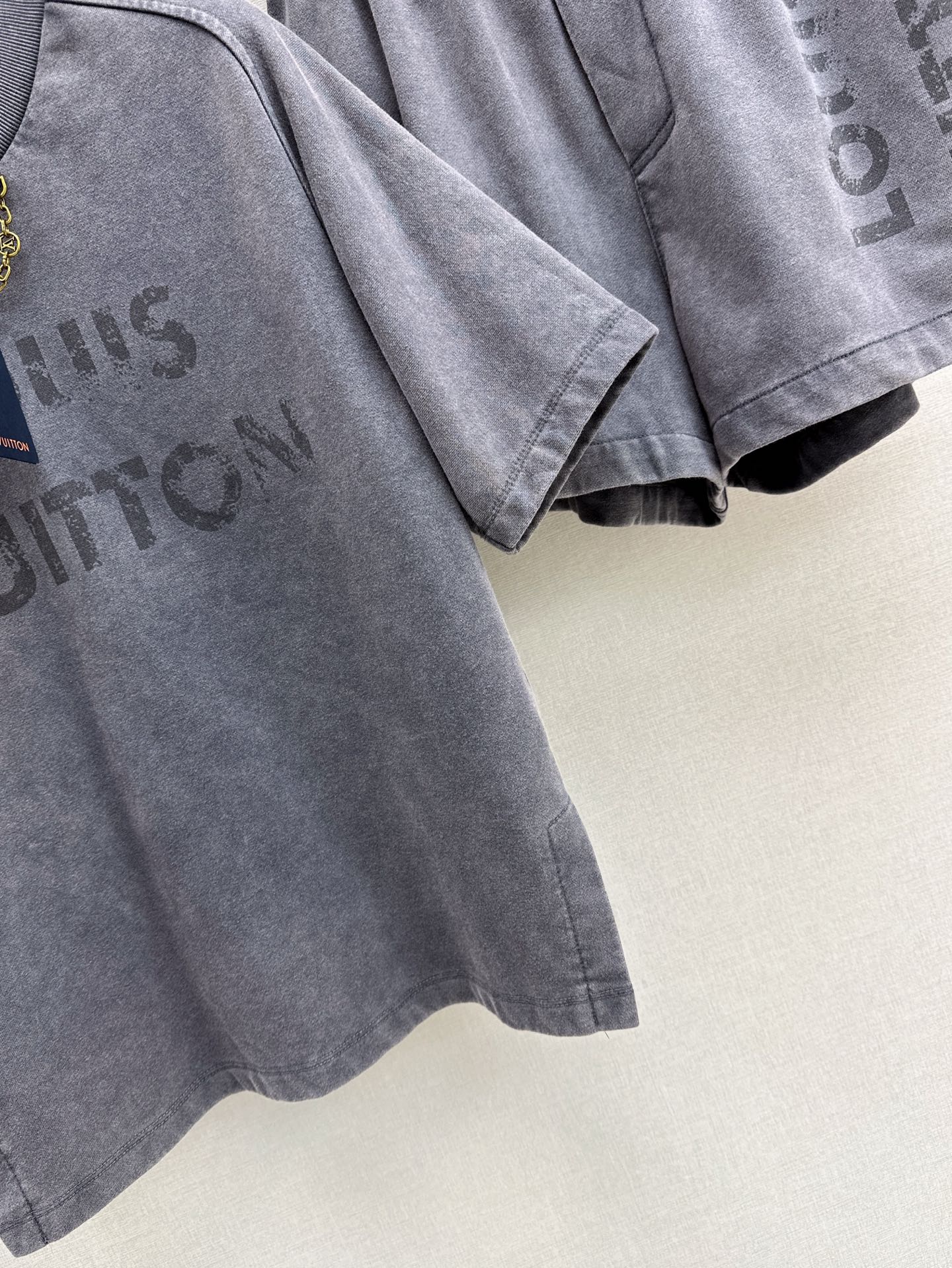Loui* 25ss Vintage-Effect cotton T-Shirt + shorts set