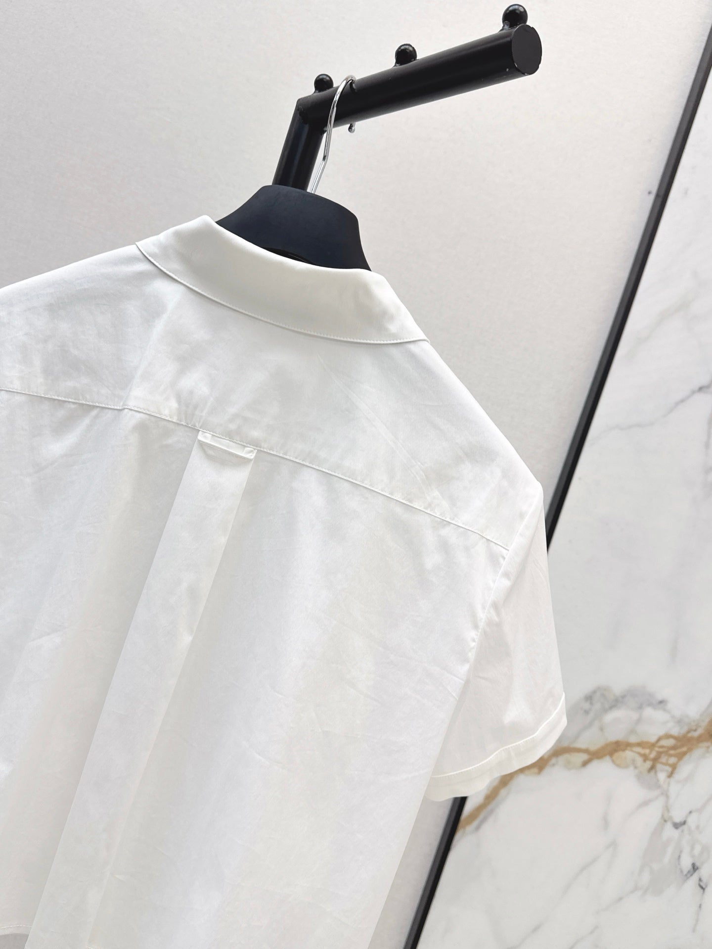 D*r 25ss Cropped shirt with bee embroidery