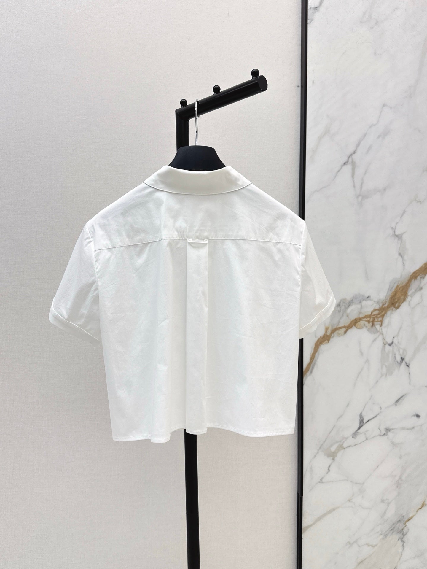 D*r 25ss Cropped shirt with bee embroidery