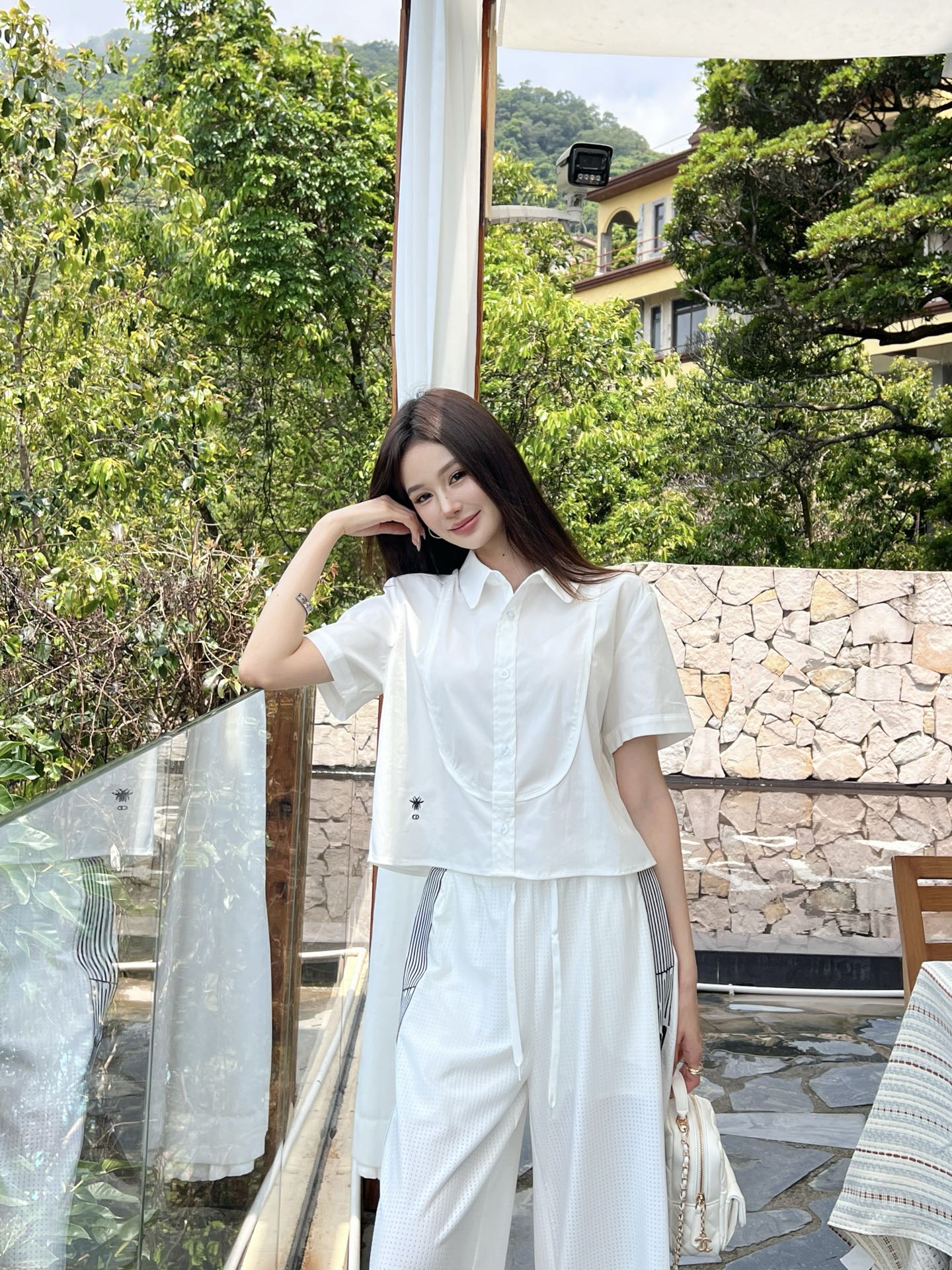 D*r 25ss Cropped shirt with bee embroidery