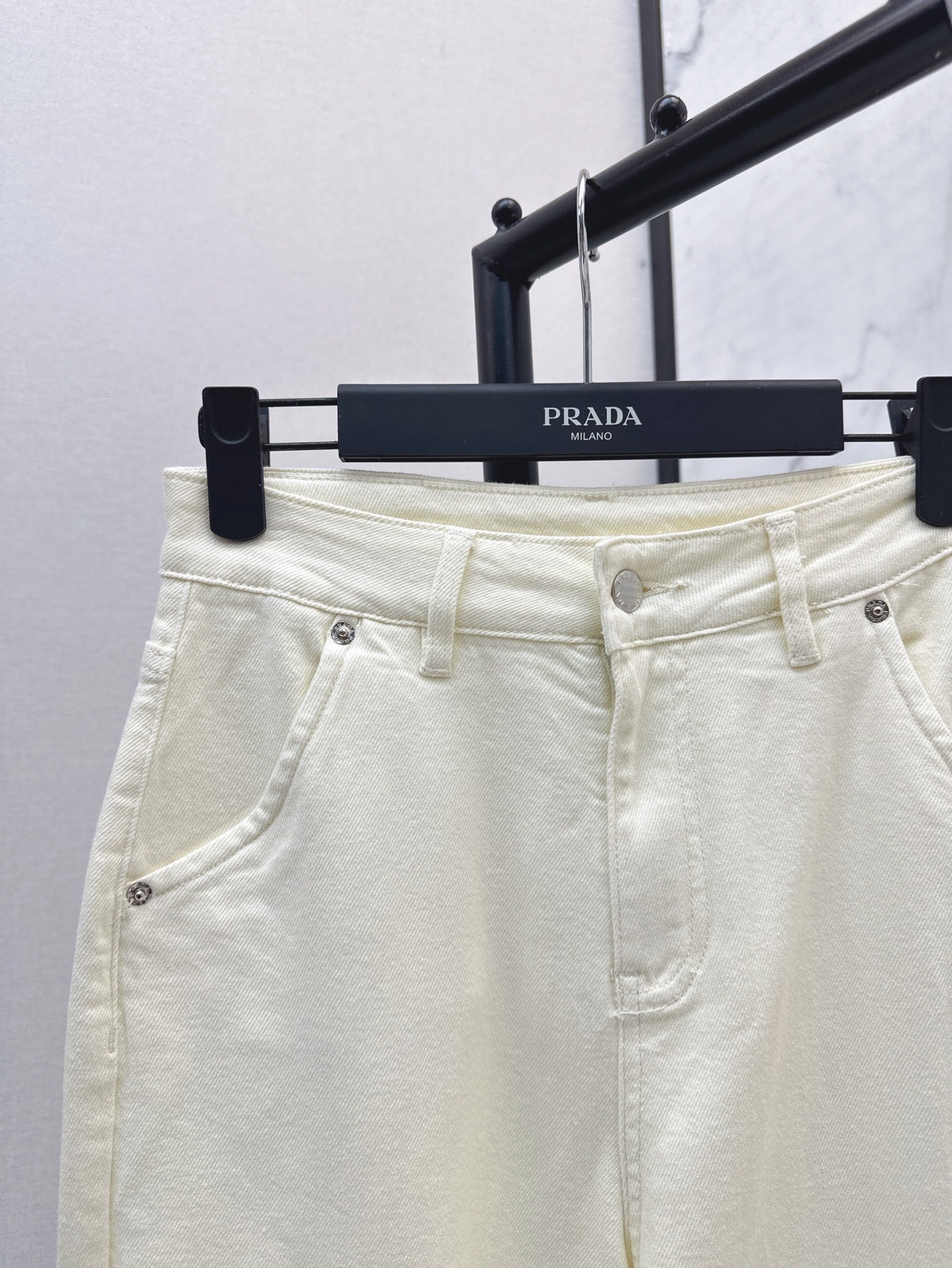 Pra* 25ss embroidered pocket jeans