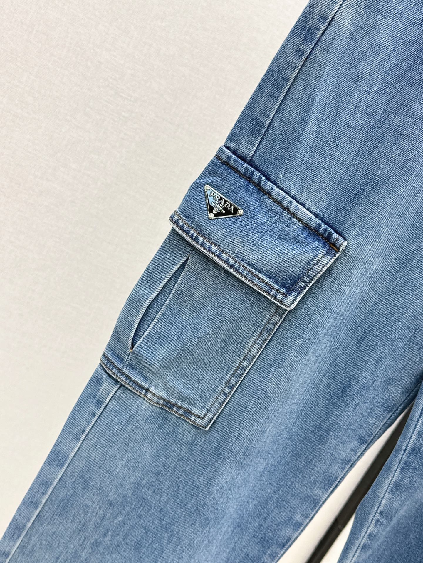 Pra* 25ss embroidered pocket jeans