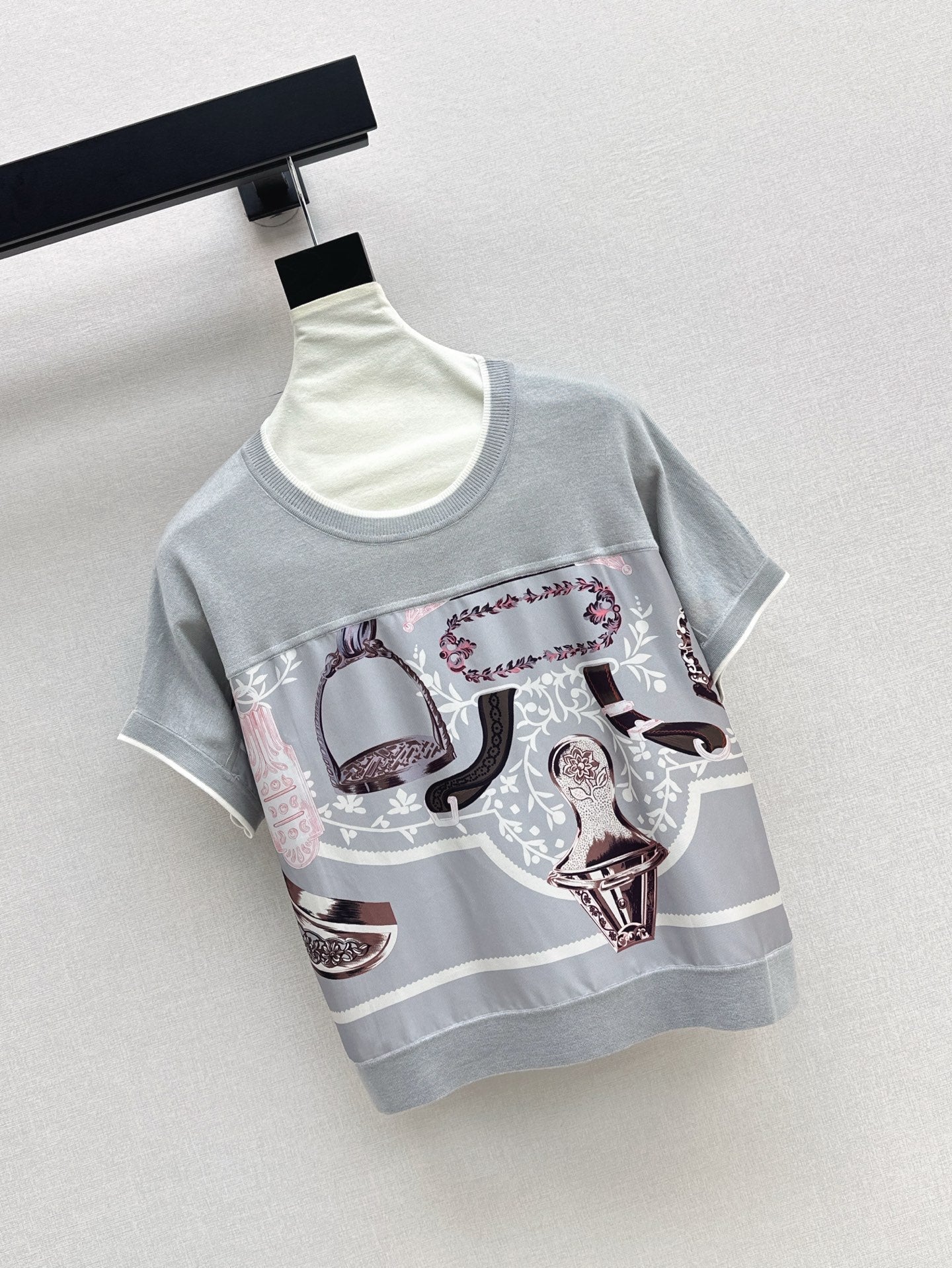Herm* 25ss Stirrup printed  twillaine T-shirt