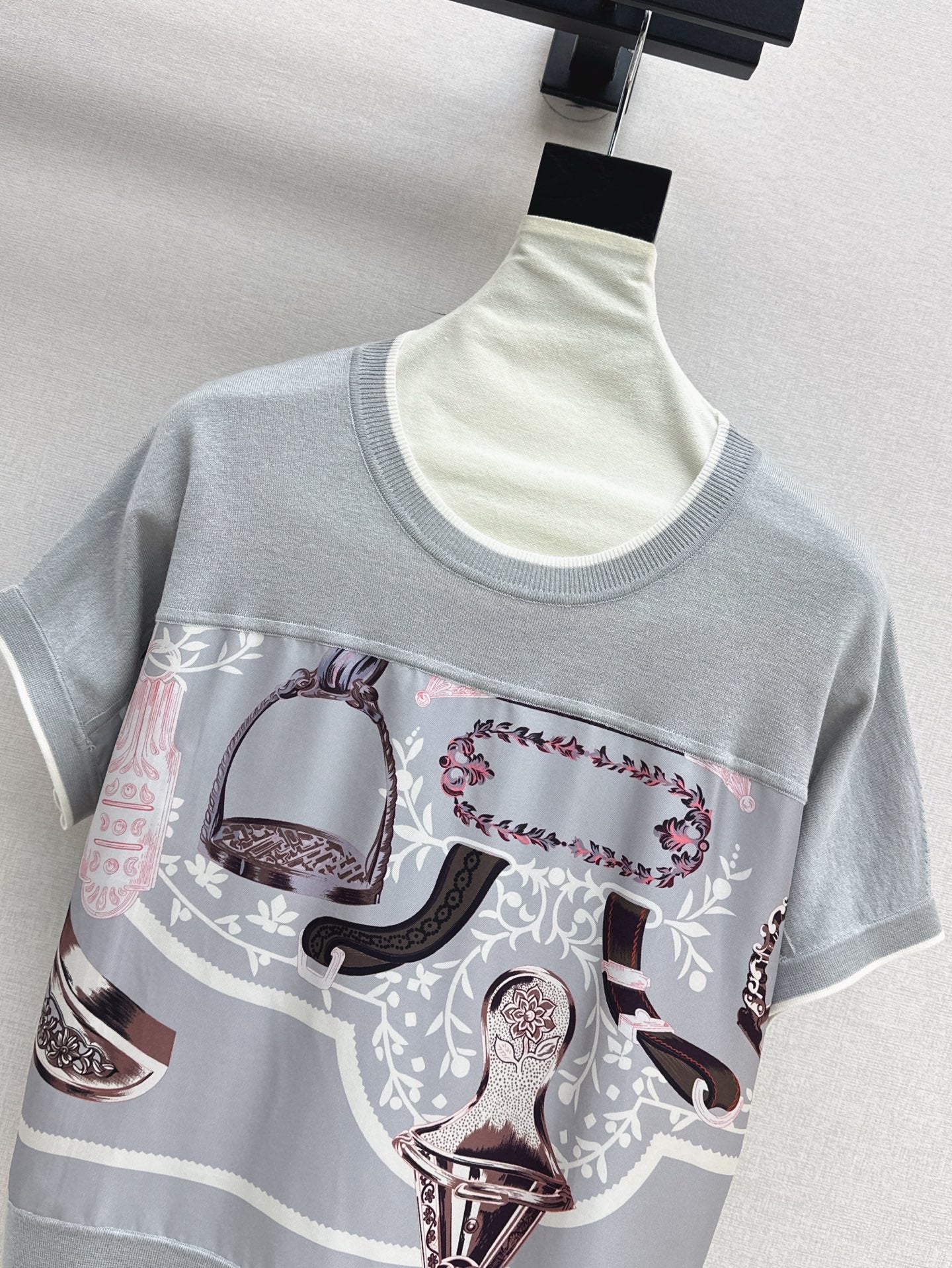 Herm* 25ss Stirrup printed  twillaine T-shirt