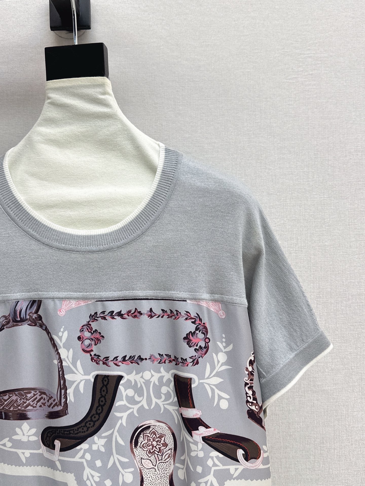 Herm* 25ss Stirrup printed  twillaine T-shirt