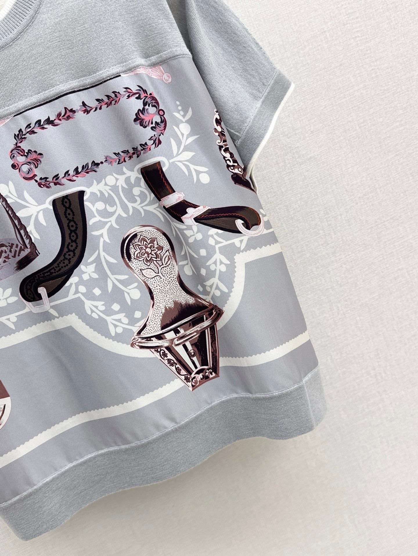 Herm* 25ss Stirrup printed  twillaine T-shirt