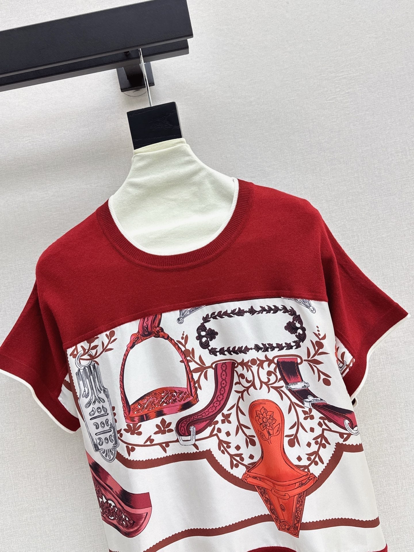 Herm* 25ss Stirrup printed  twillaine T-shirt