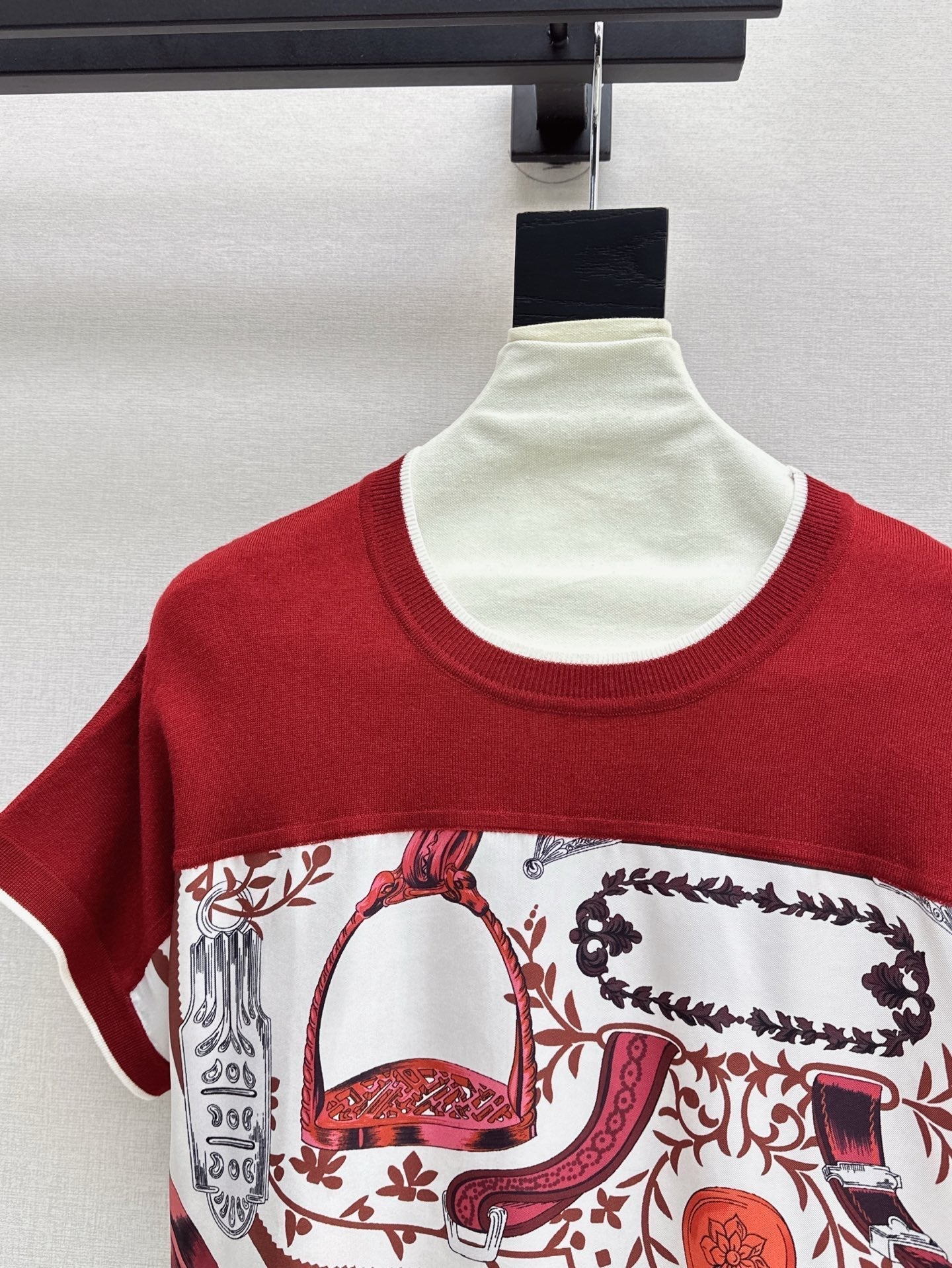 Herm* 25ss Stirrup printed  twillaine T-shirt