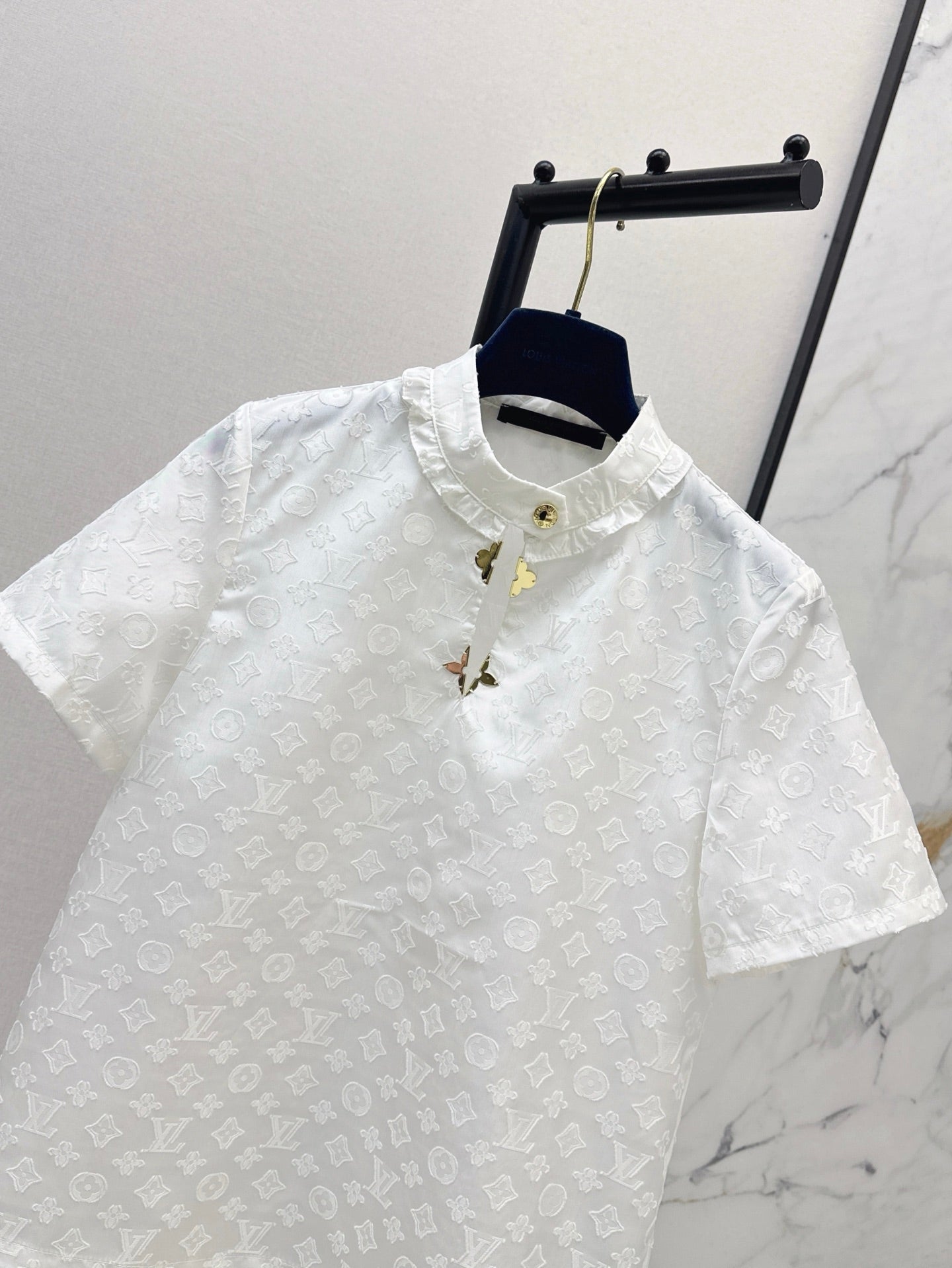 Loui* 25ss monogram jacquard stand collar top