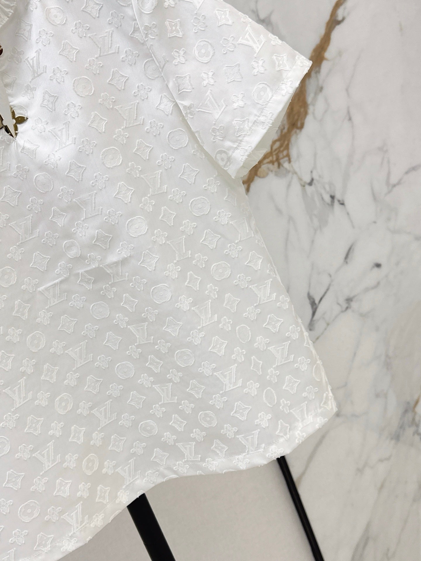 Loui* 25ss monogram jacquard stand collar top