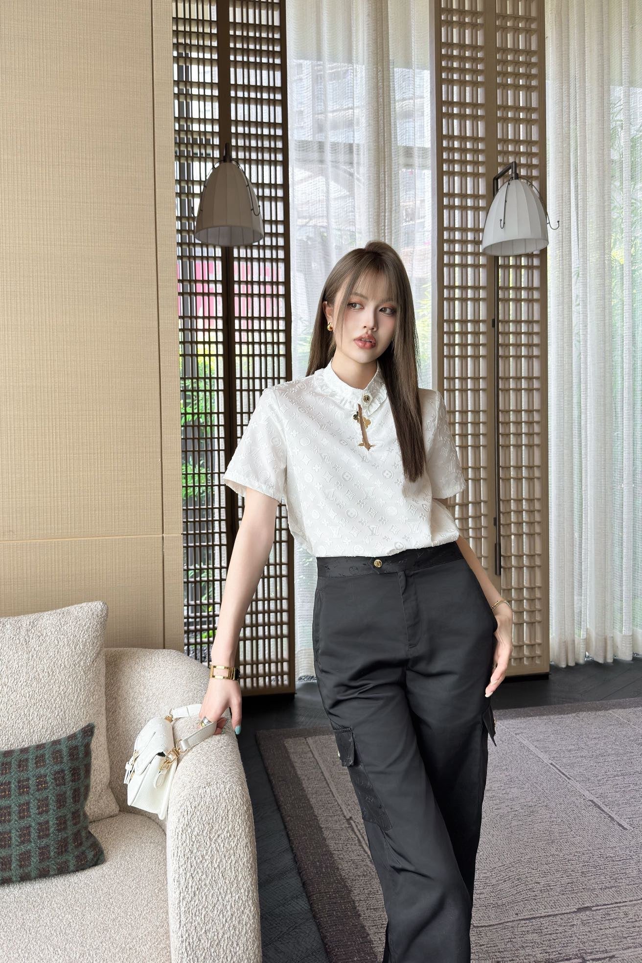 Loui* 25ss monogram jacquard stand collar top