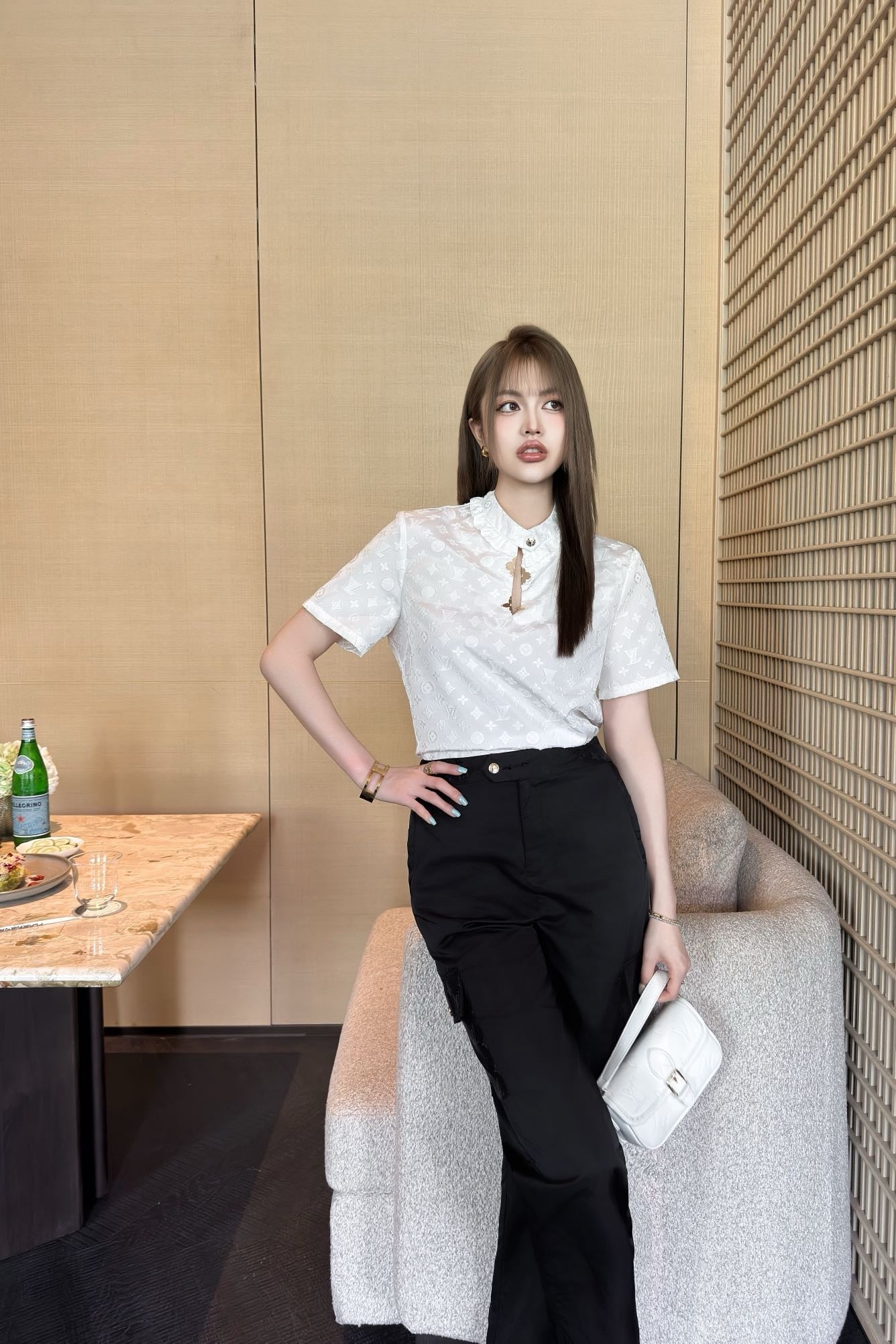 Loui* 25ss monogram jacquard stand collar top