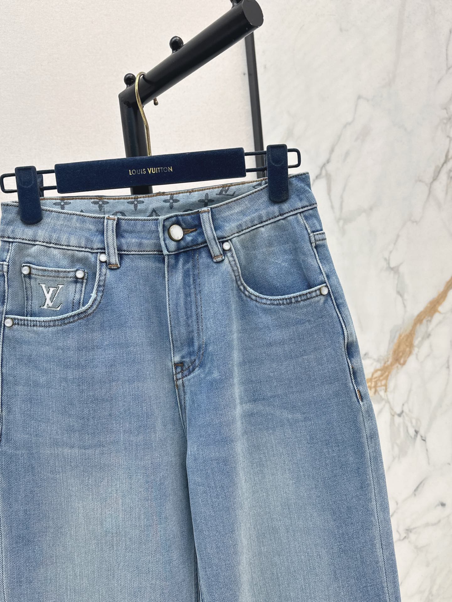 Loui* 25ss embroidered Straight-Cut Jeans