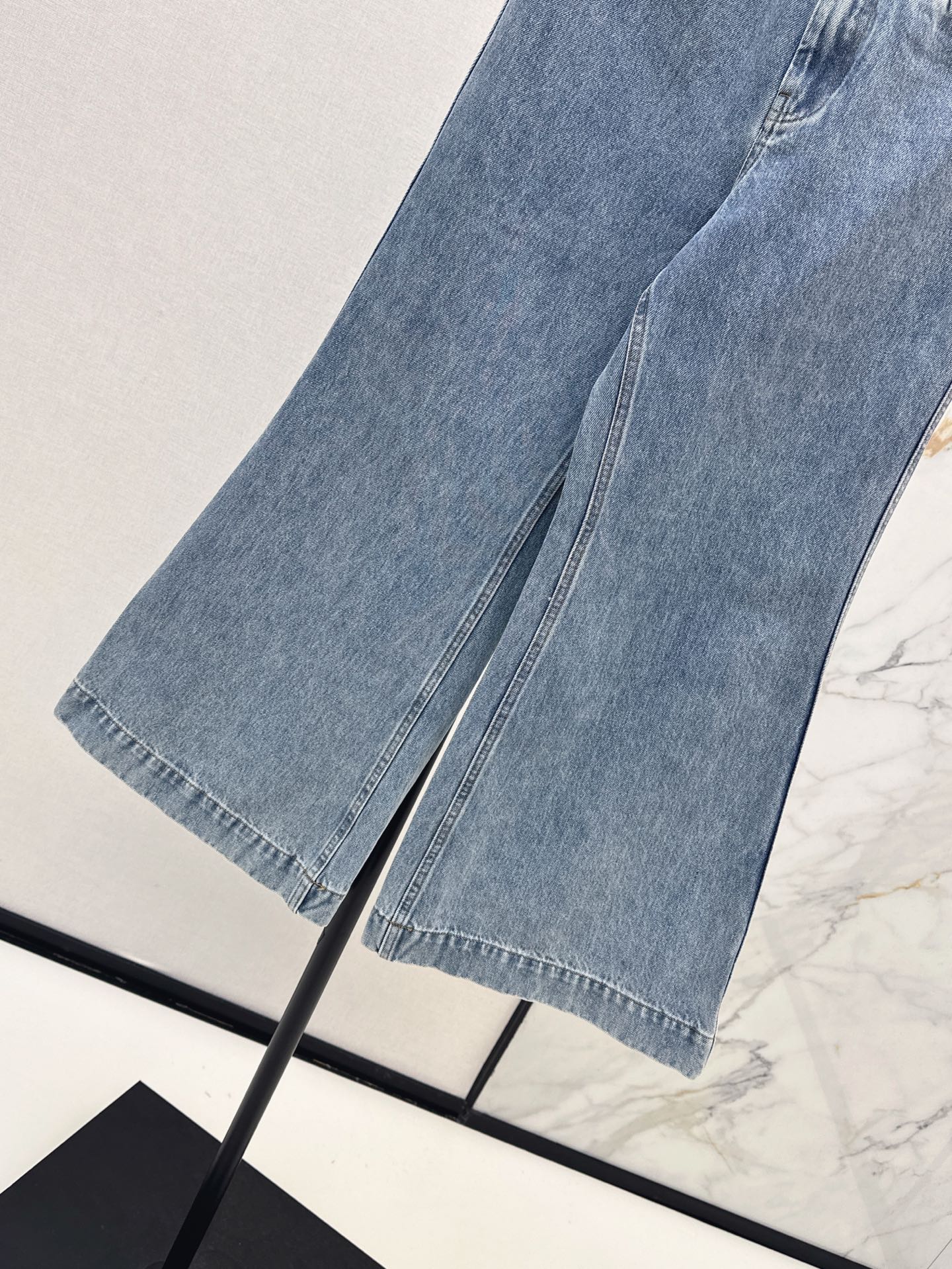 Zim* 25ss High-rise flared jeans