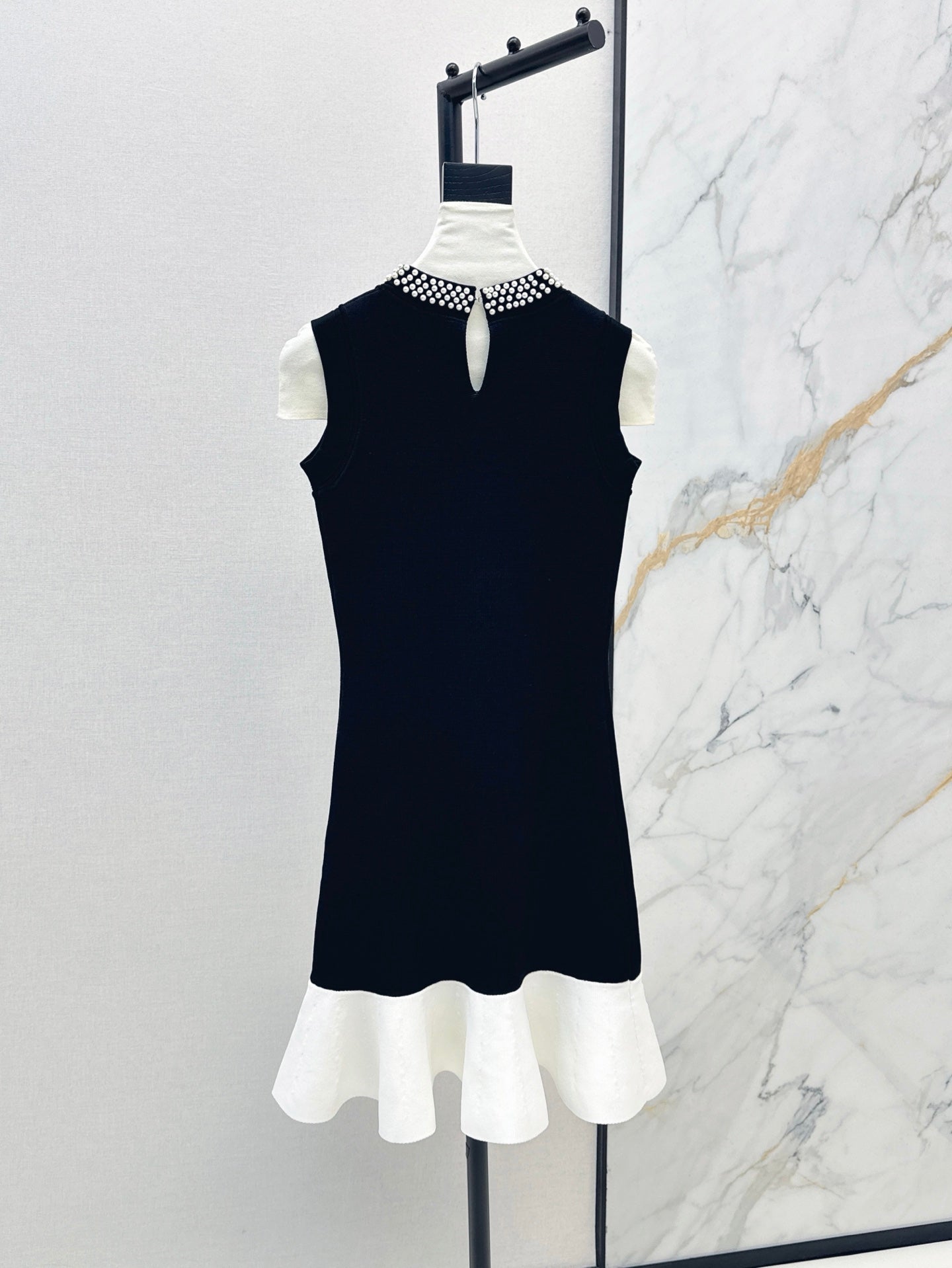 C*nel 25ss two-tone fitted knit dress