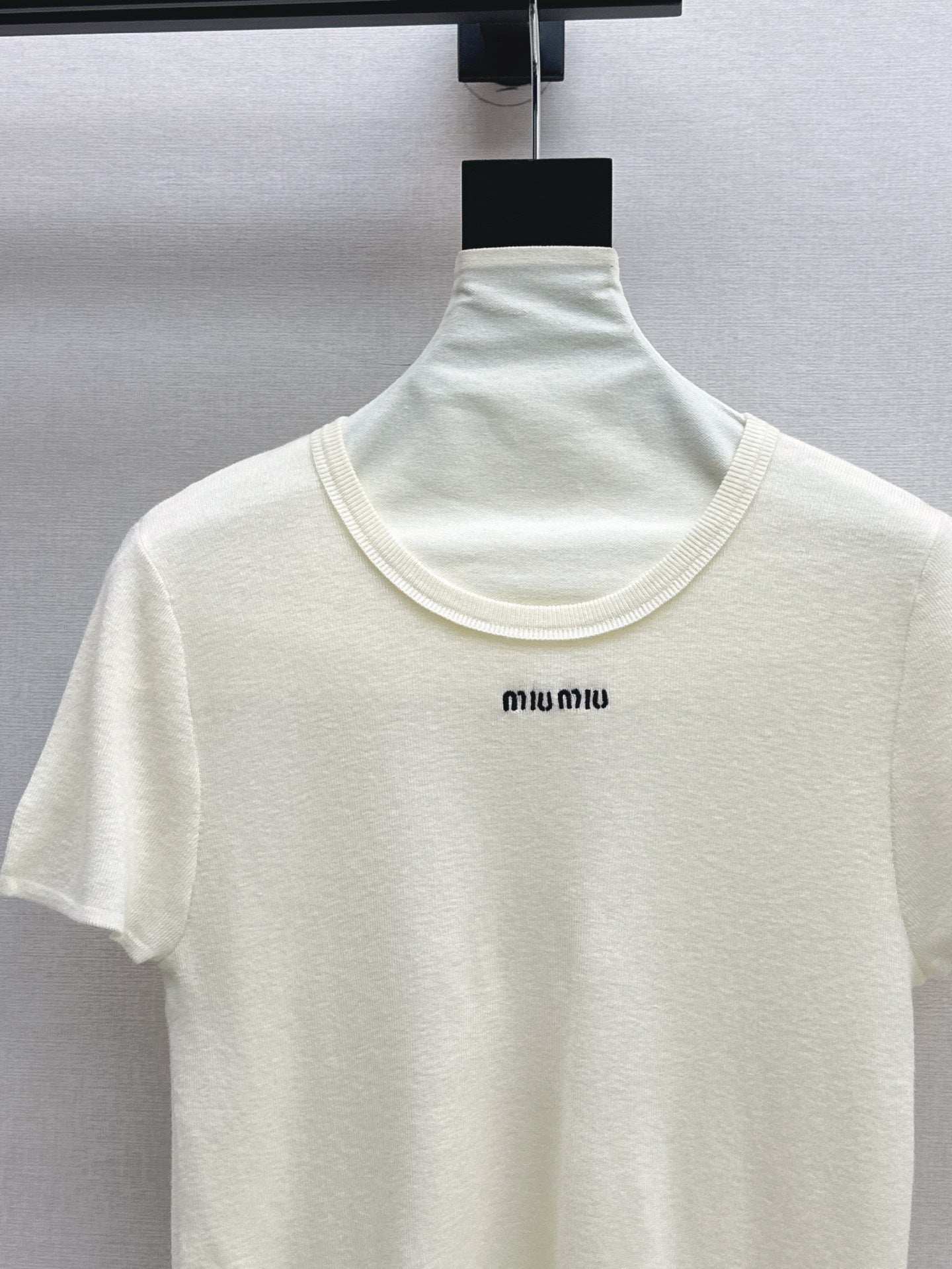 M*u 25ss embroidered knit top