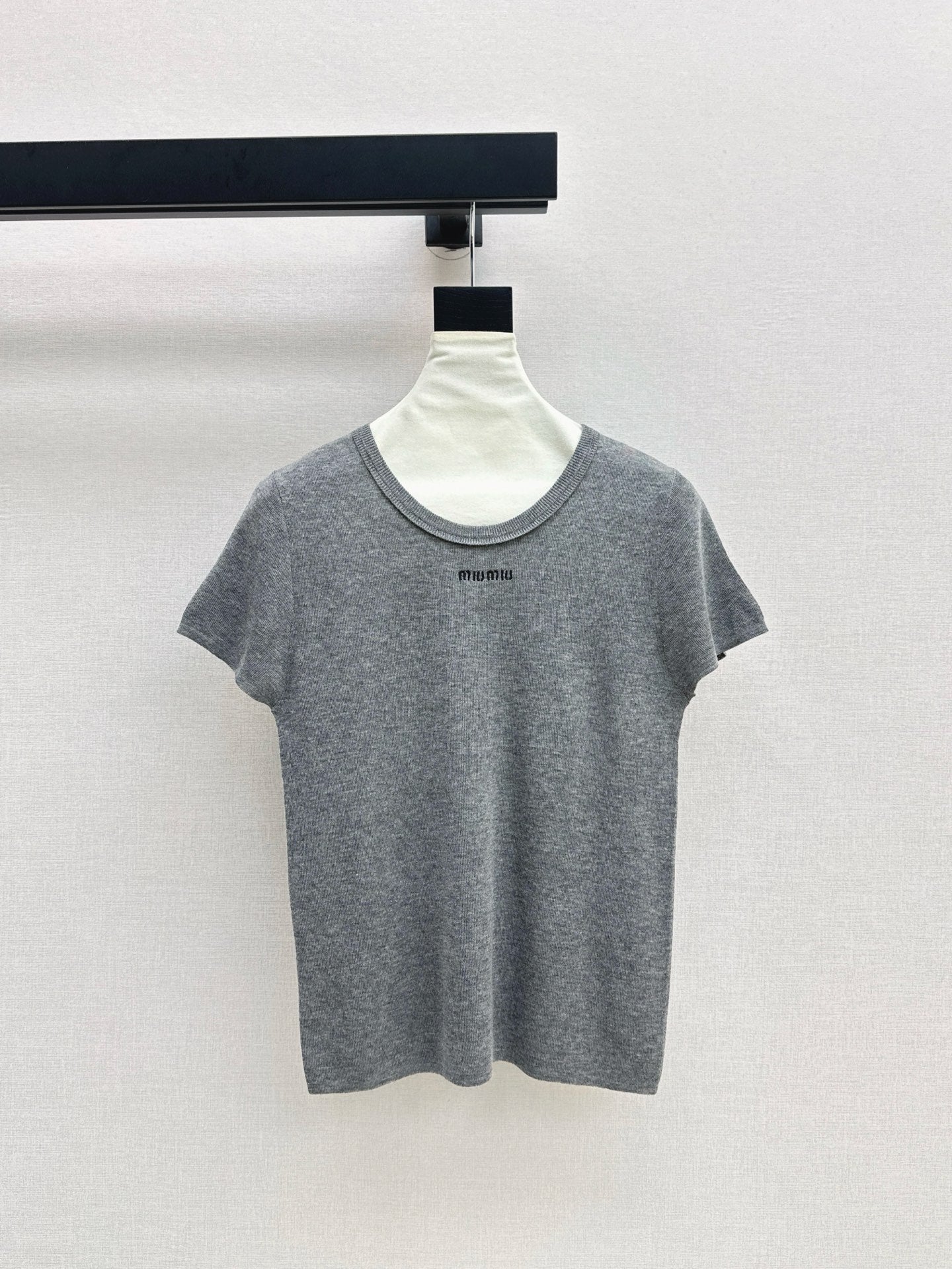 M*u 25ss embroidered knit top