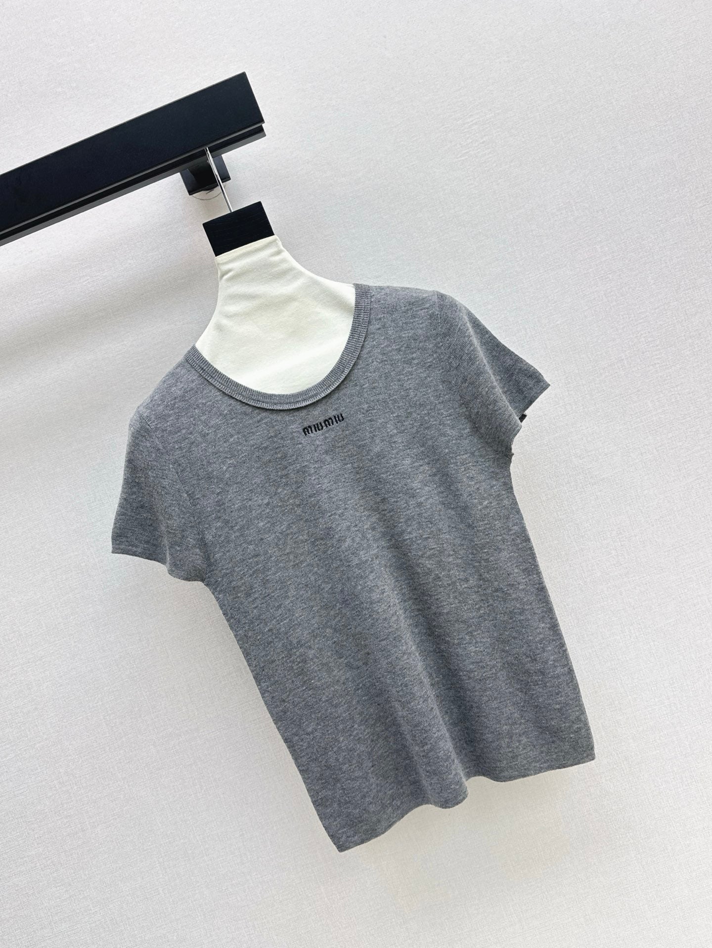 M*u 25ss embroidered knit top