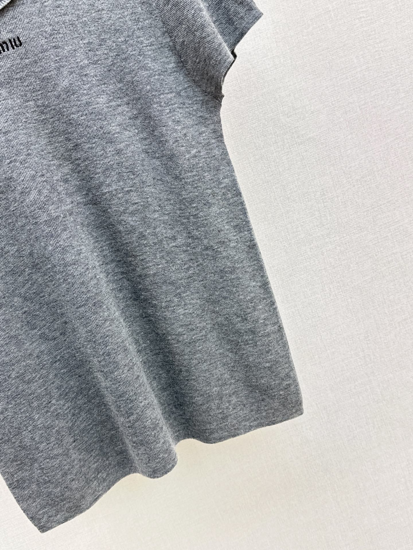 M*u 25ss embroidered knit top