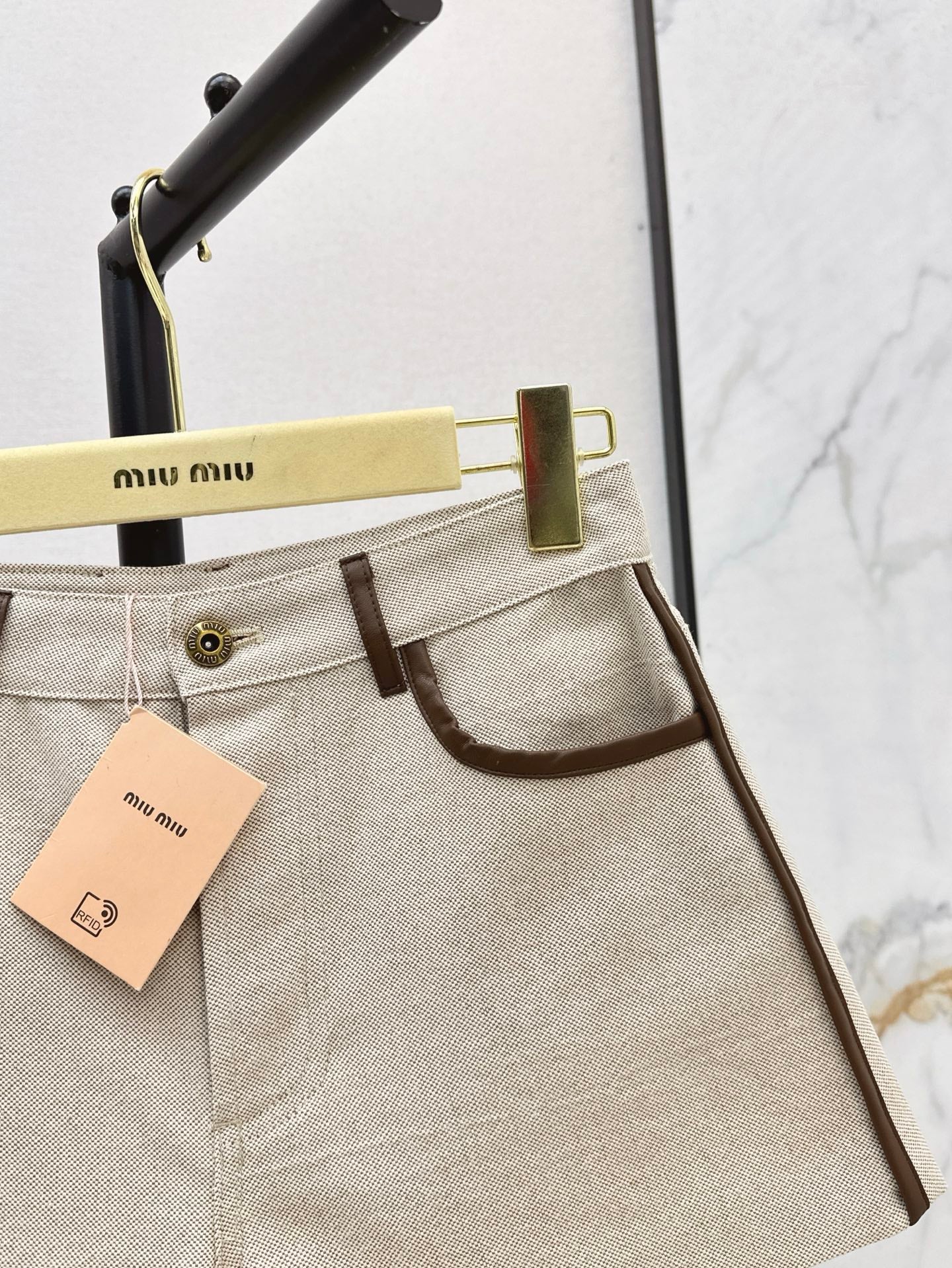 M*u 25ss Colorblock hem shorts