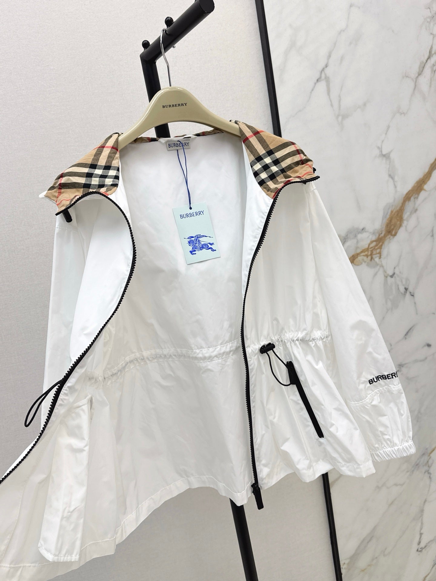 Bur* 25ss Nylon hooded jacket