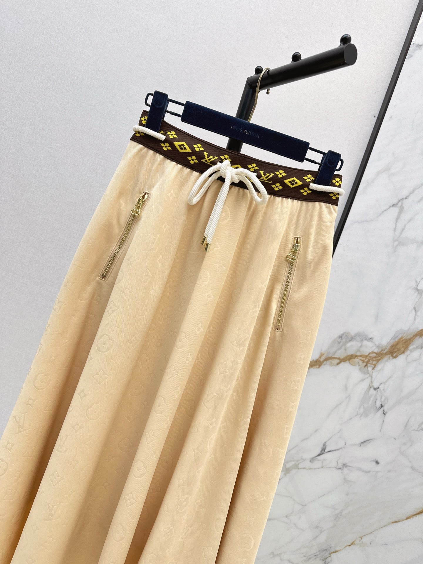 Loui* 25ss monogram elastic waist skirt