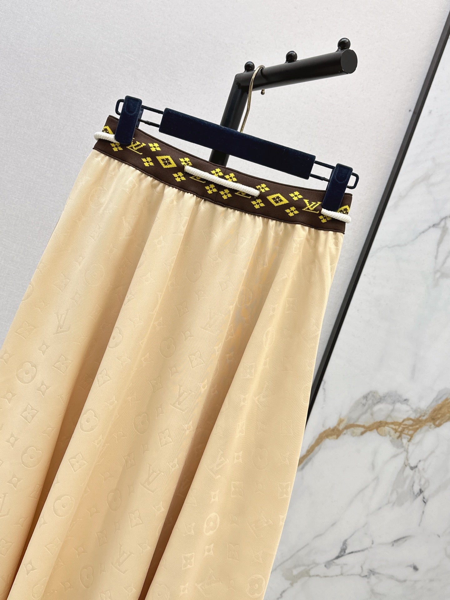 Loui* 25ss monogram elastic waist skirt