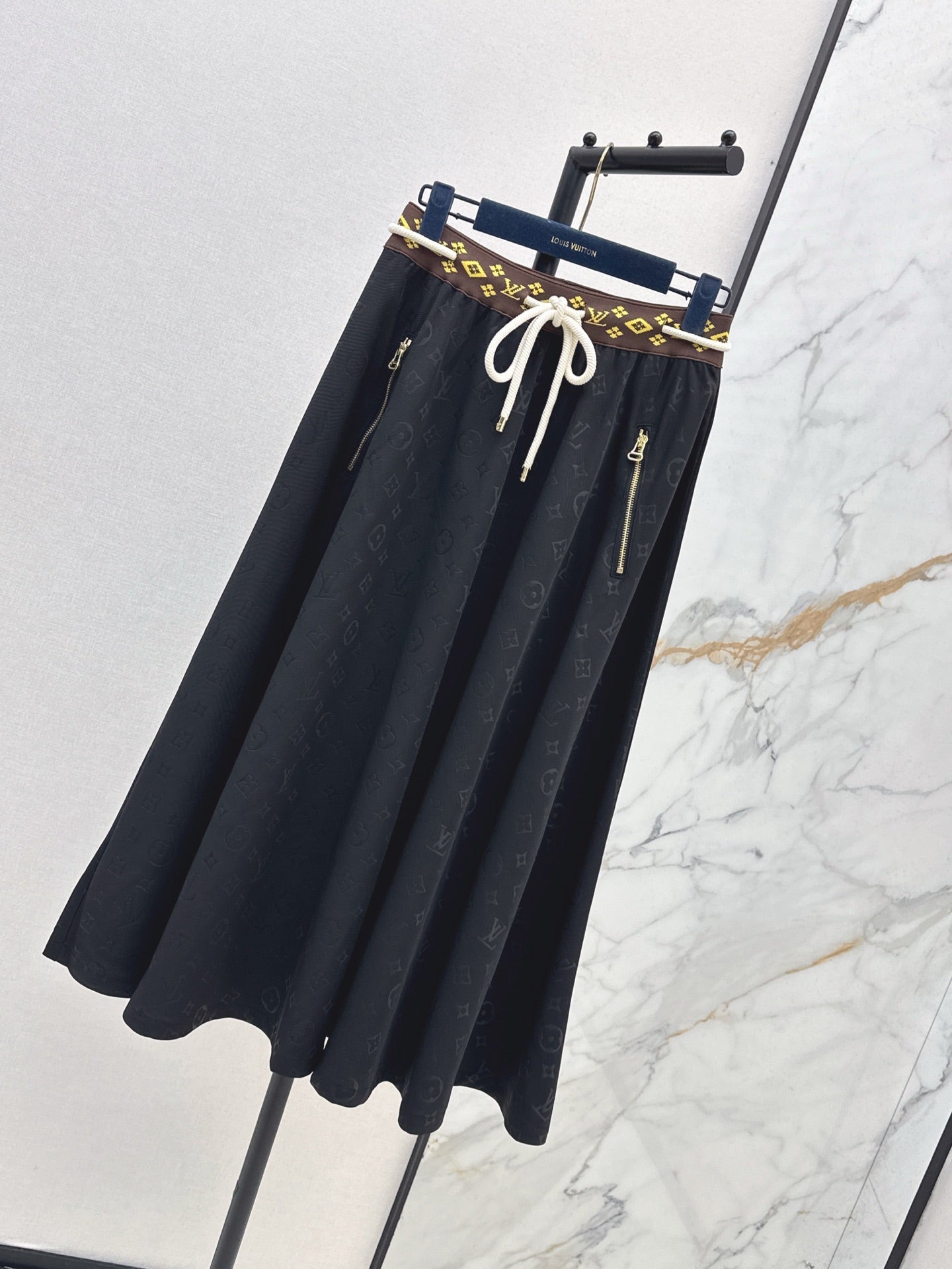 Loui* 25ss monogram elastic waist skirt