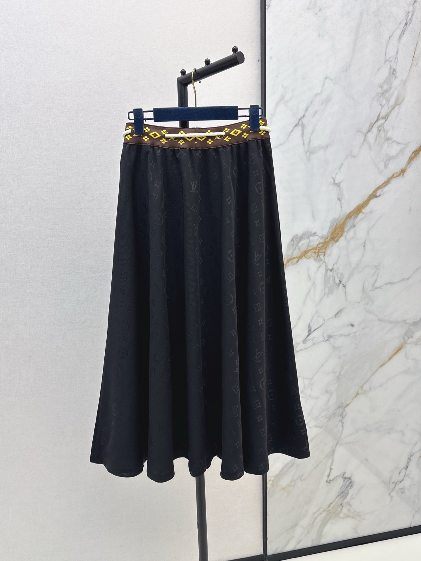 Loui* 25ss monogram elastic waist skirt