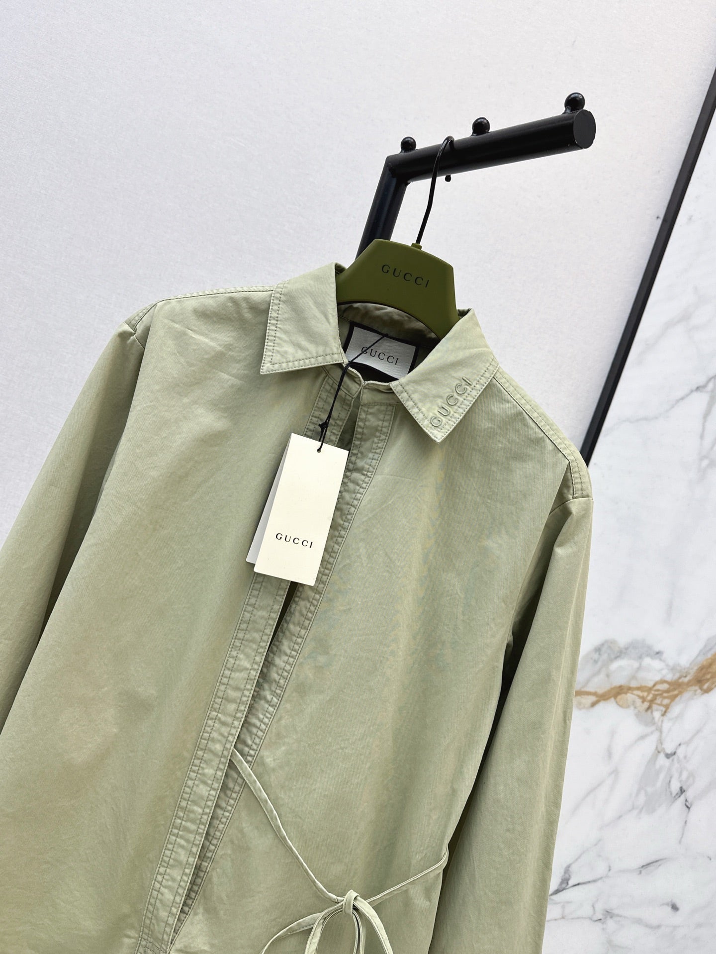 Gu*25ss Tie waist shirt