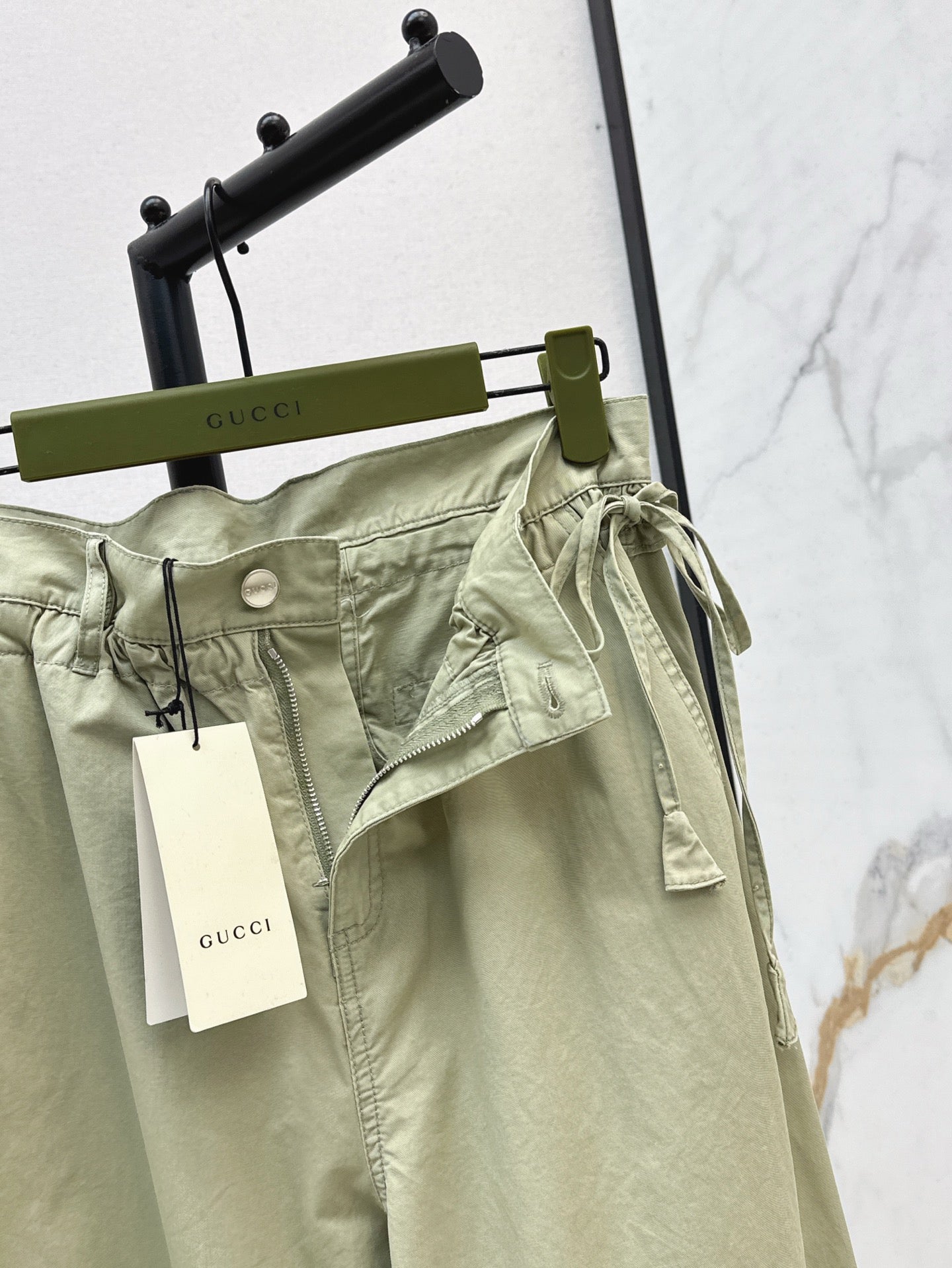 Gu*25ss Drawstring wide-leg pants