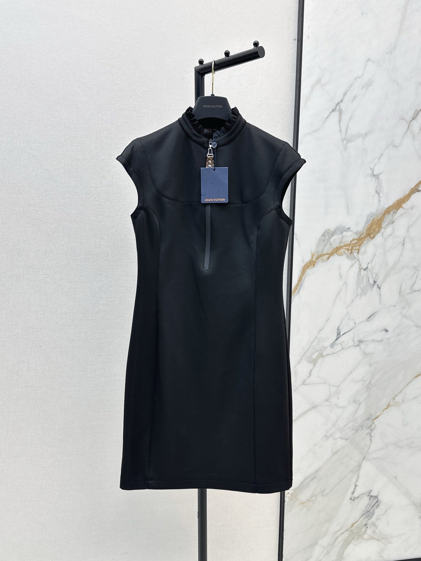 Loui* 25ss cap sleeve midi dress