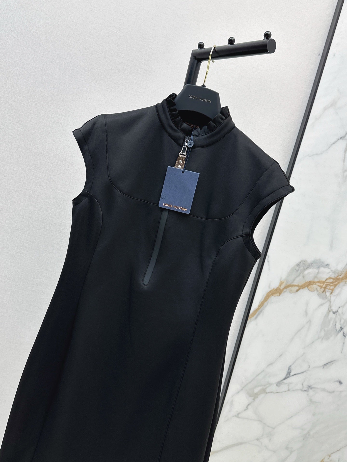 Loui* 25ss cap sleeve midi dress