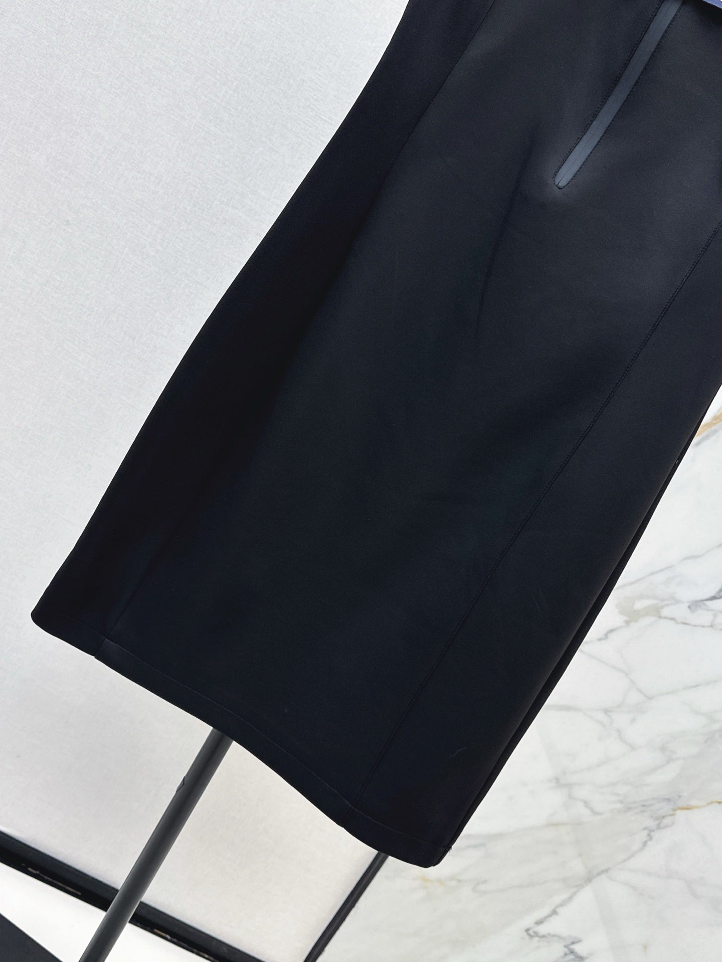 Loui* 25ss cap sleeve midi dress