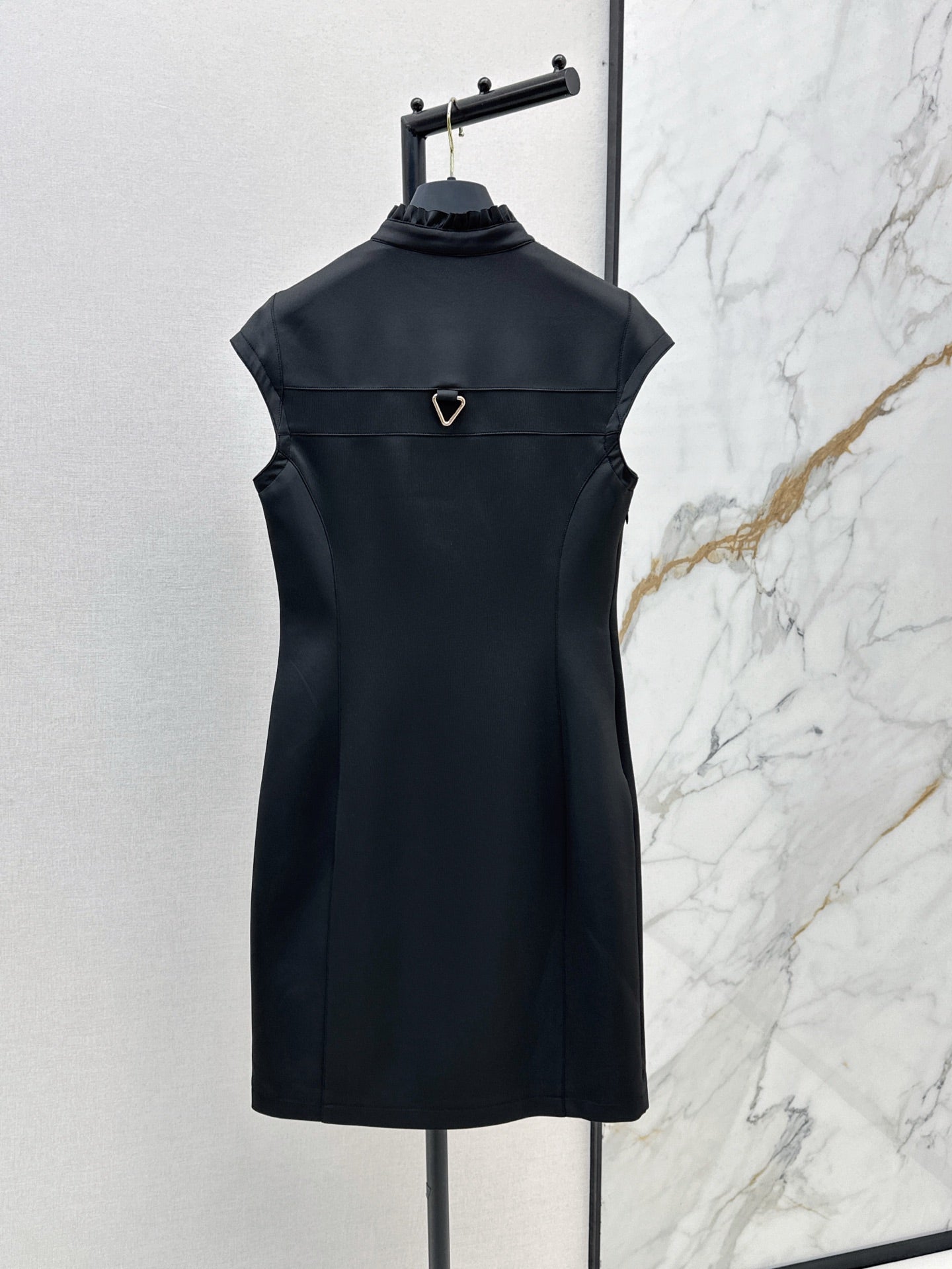 Loui* 25ss cap sleeve midi dress