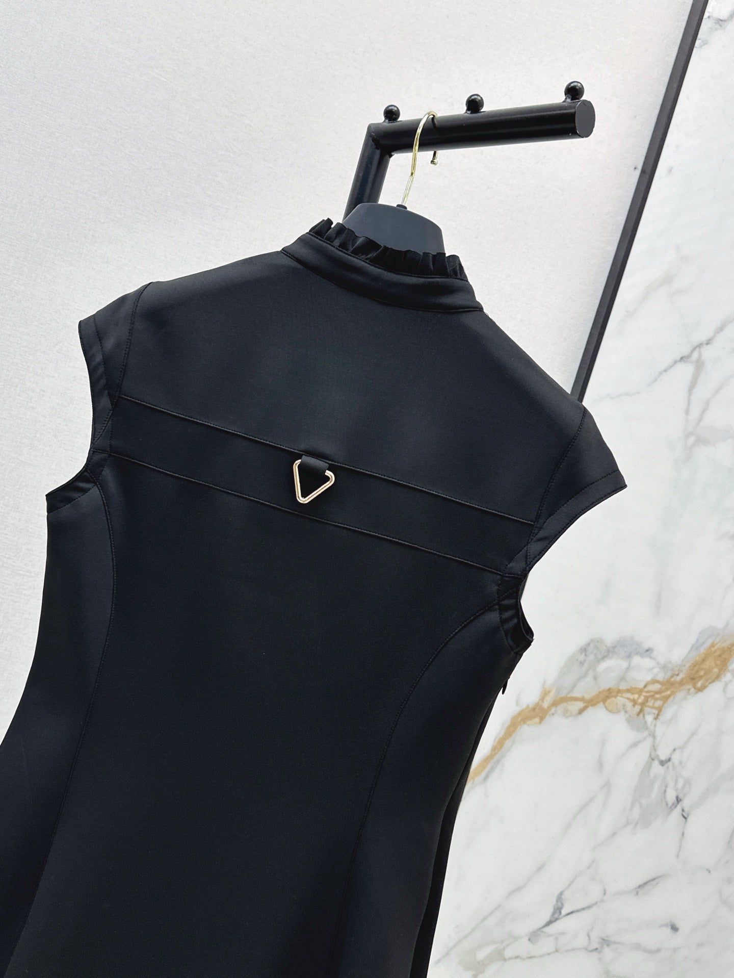 Loui* 25ss cap sleeve midi dress