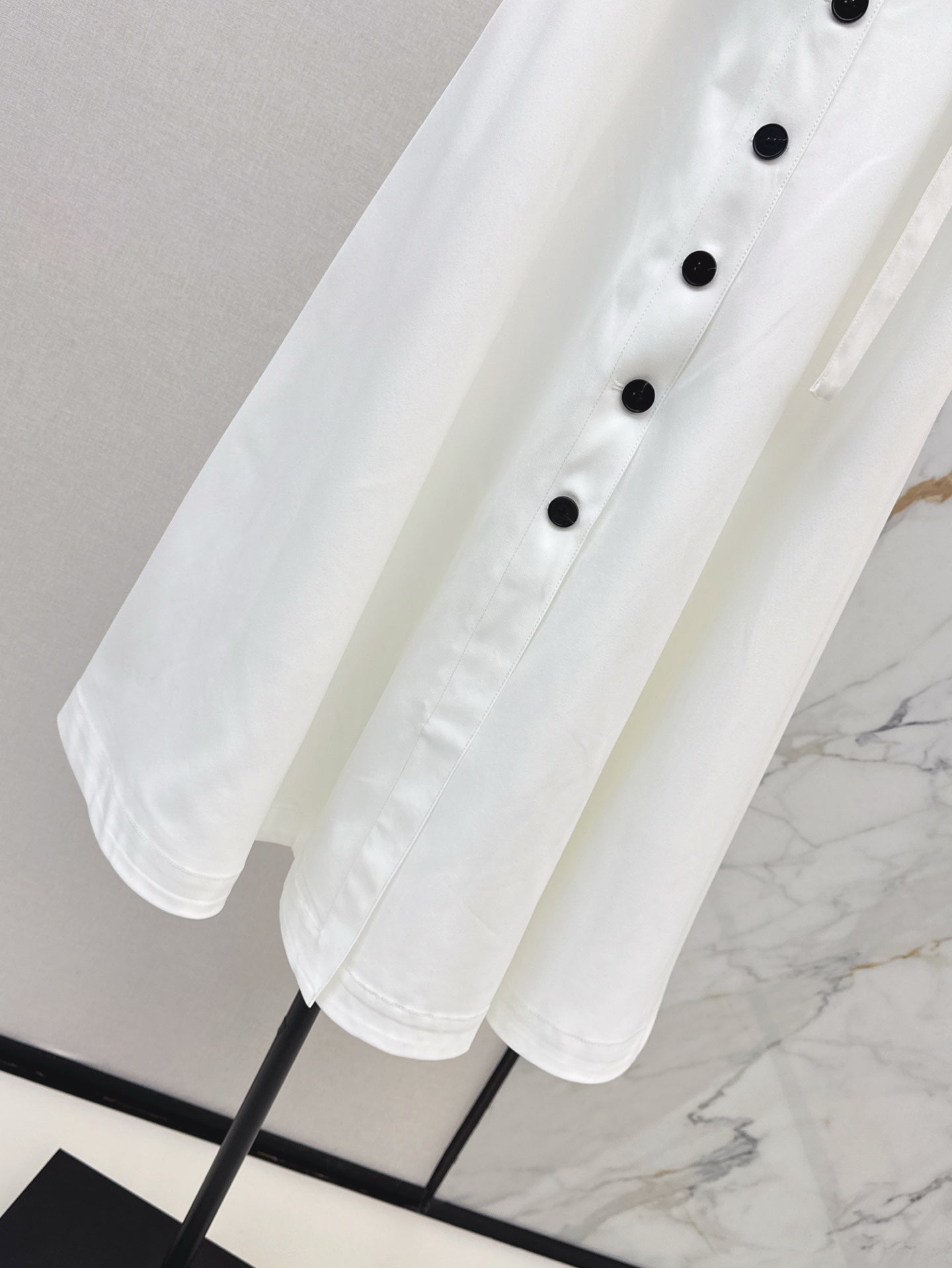 D*r 25ss buttons flared midi skirt