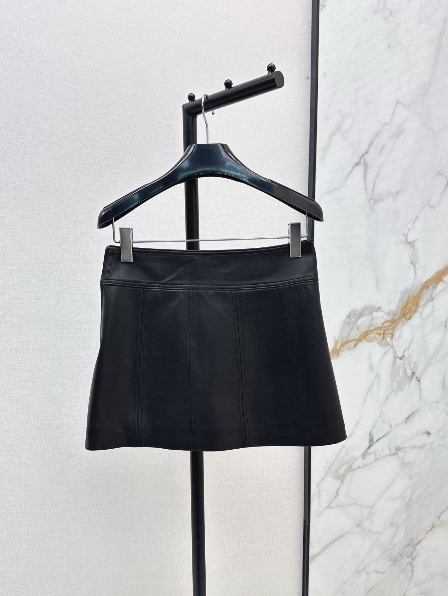 Cel* 25ss gourmette mini skirt in soft lambskin